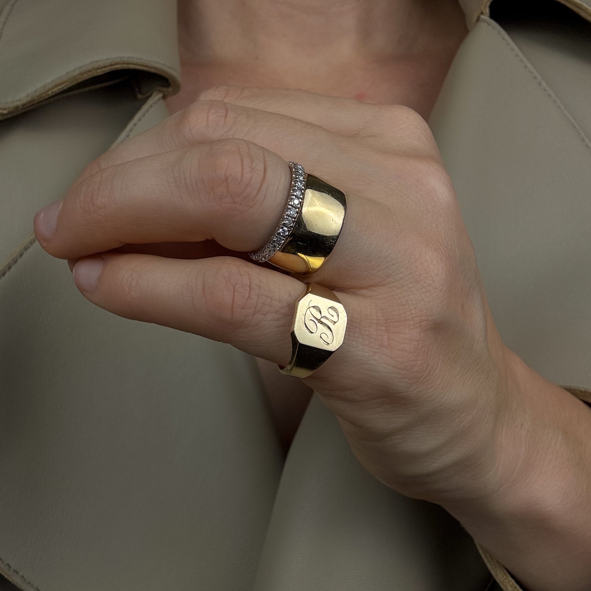 'R' Signet Ring
