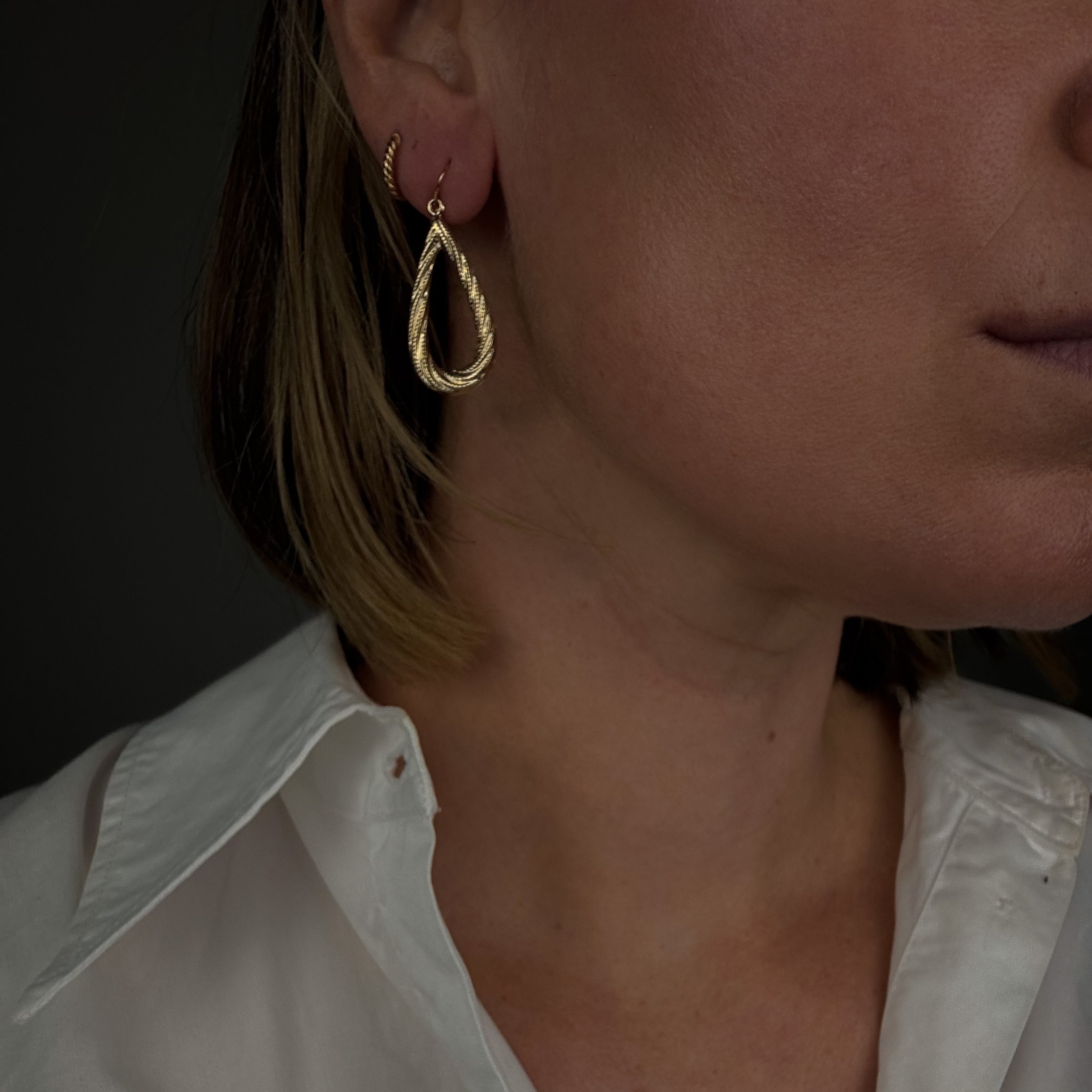 Dangling Tear Drop Earrings