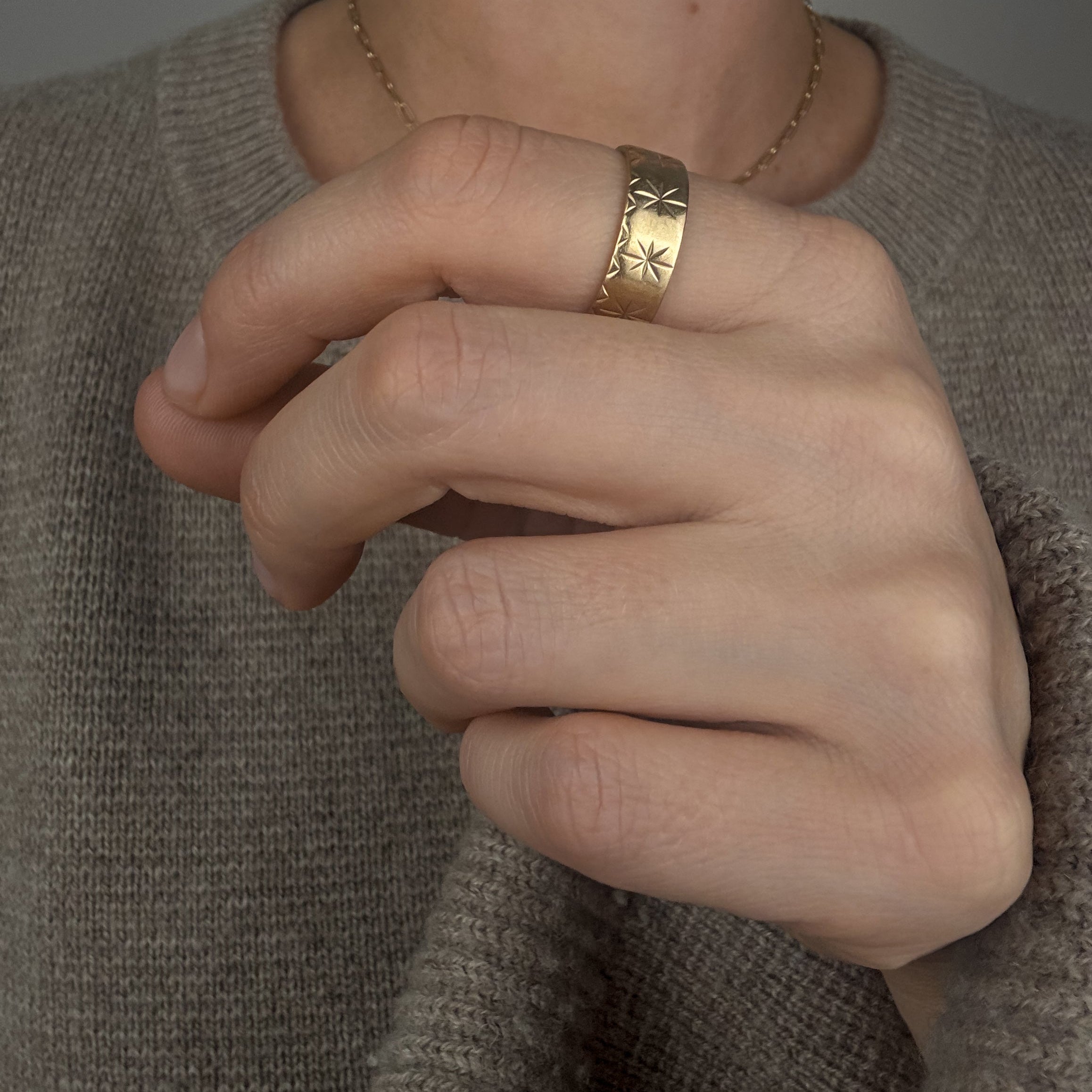 6.6mm Star Etched Gold Band