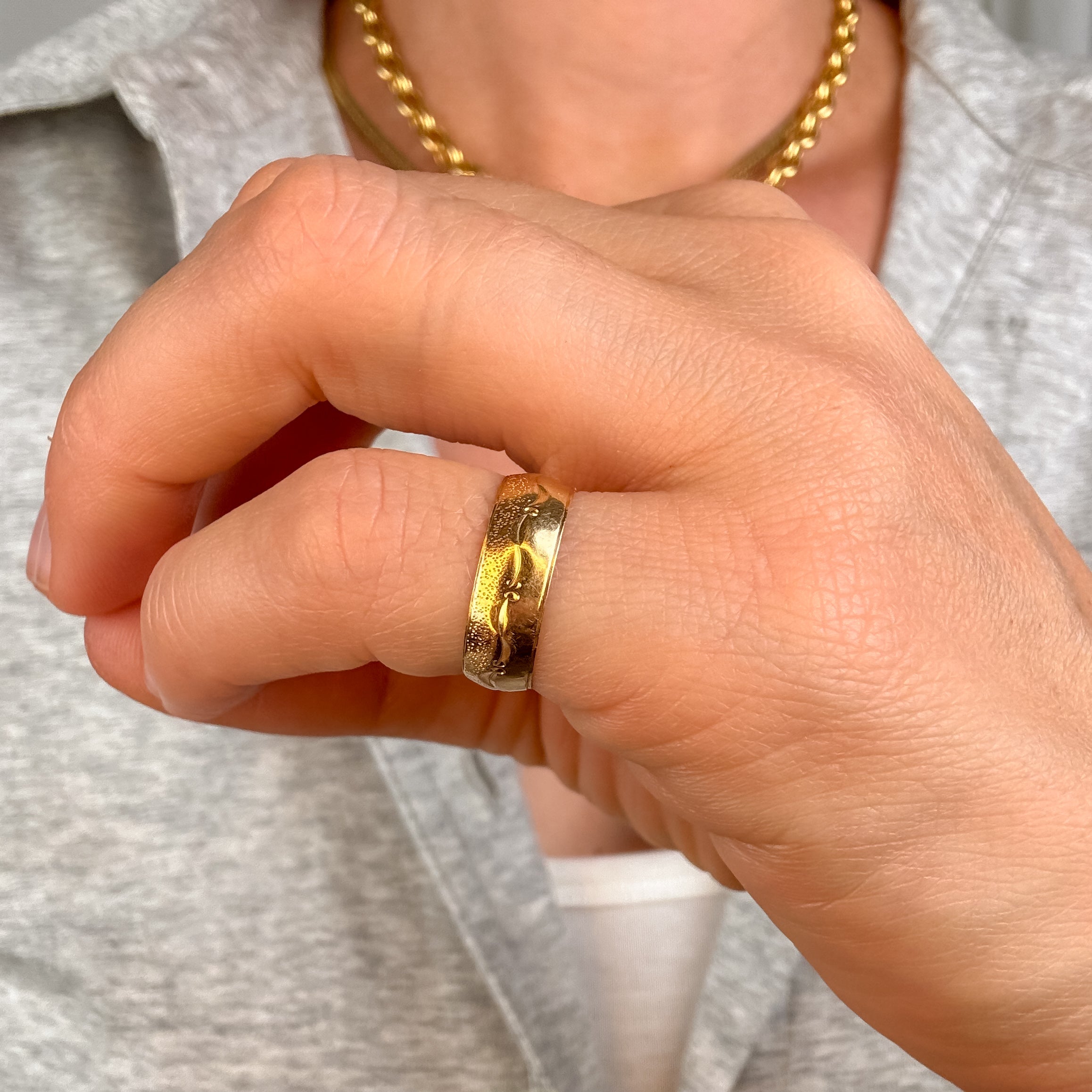 5.3 mm Multi Texture Gold Band