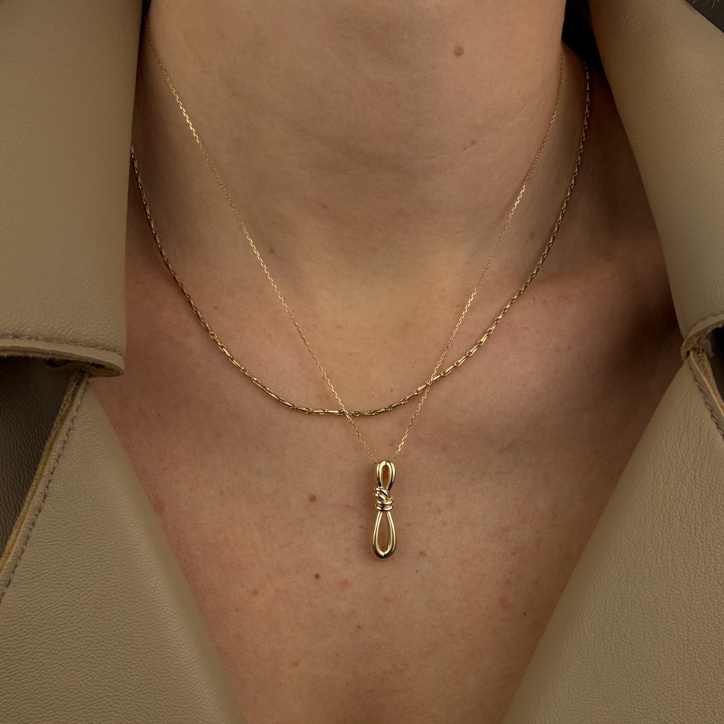 17" Dainty Cable Link with Knot Pendant