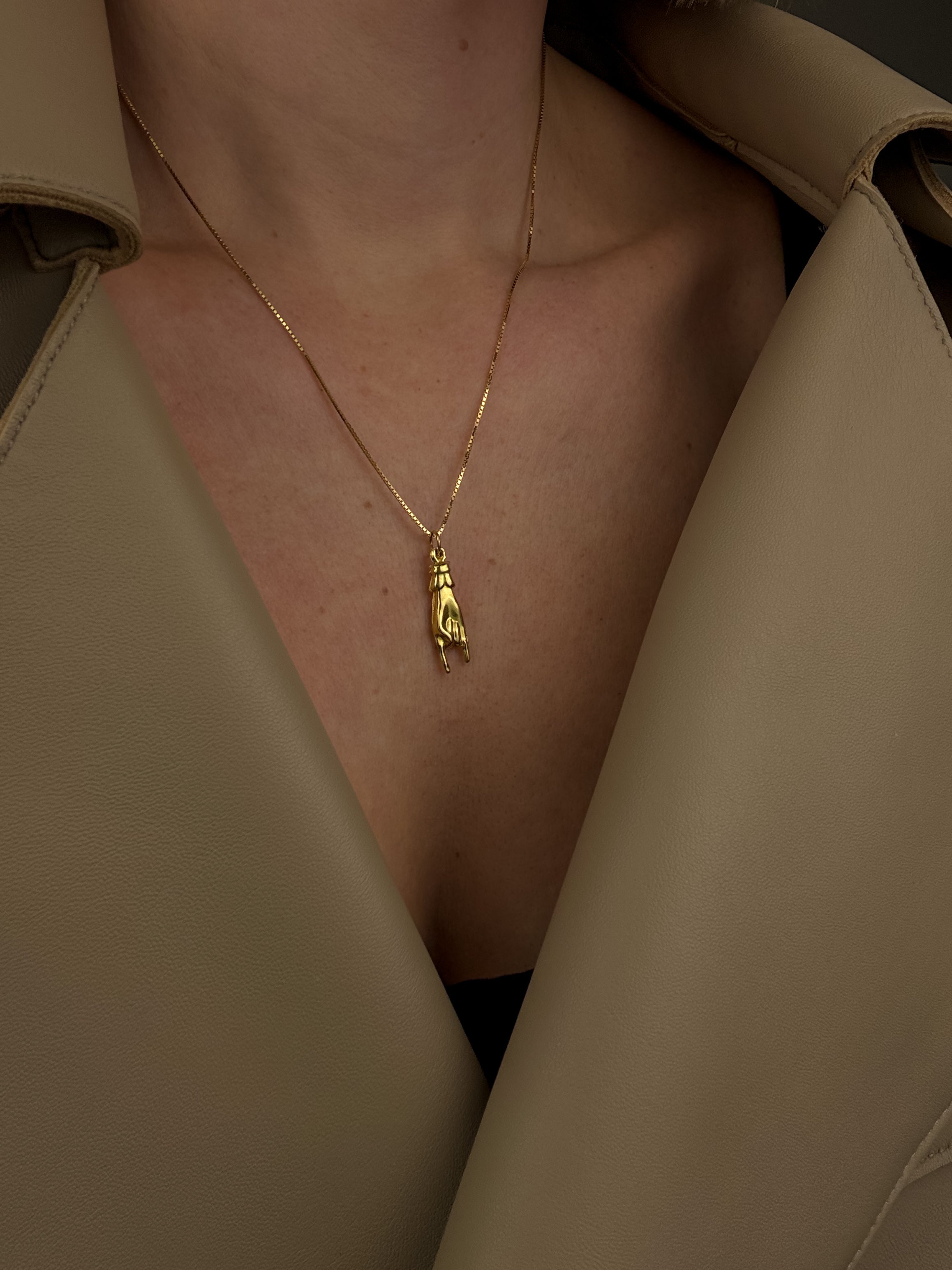 Mano Cornuto Pendant