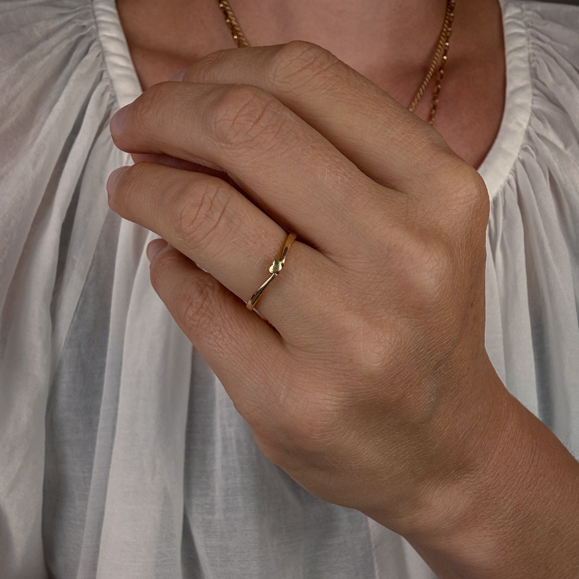 Dainty Heart Band