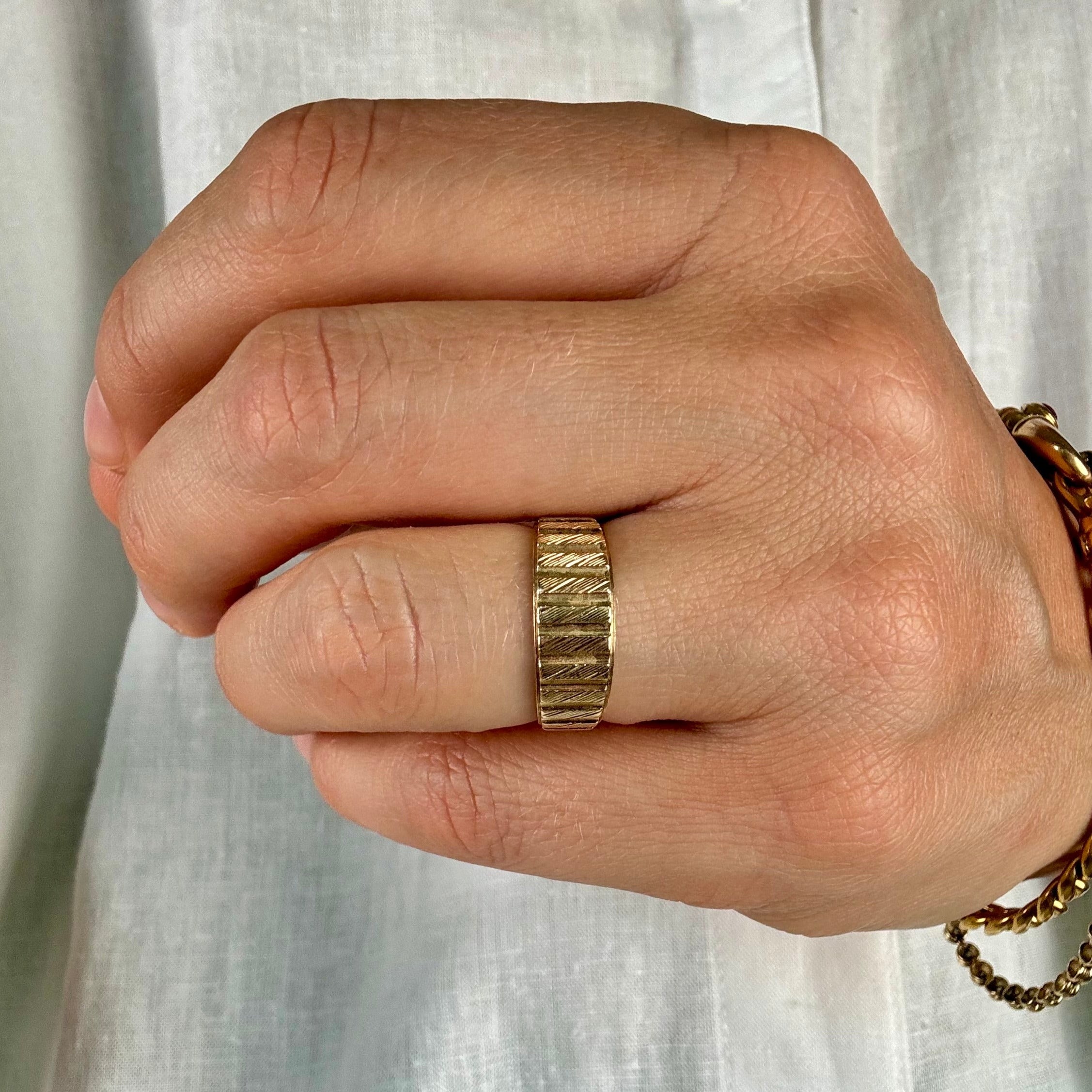 vintage 6.6mm Linear Gold Band