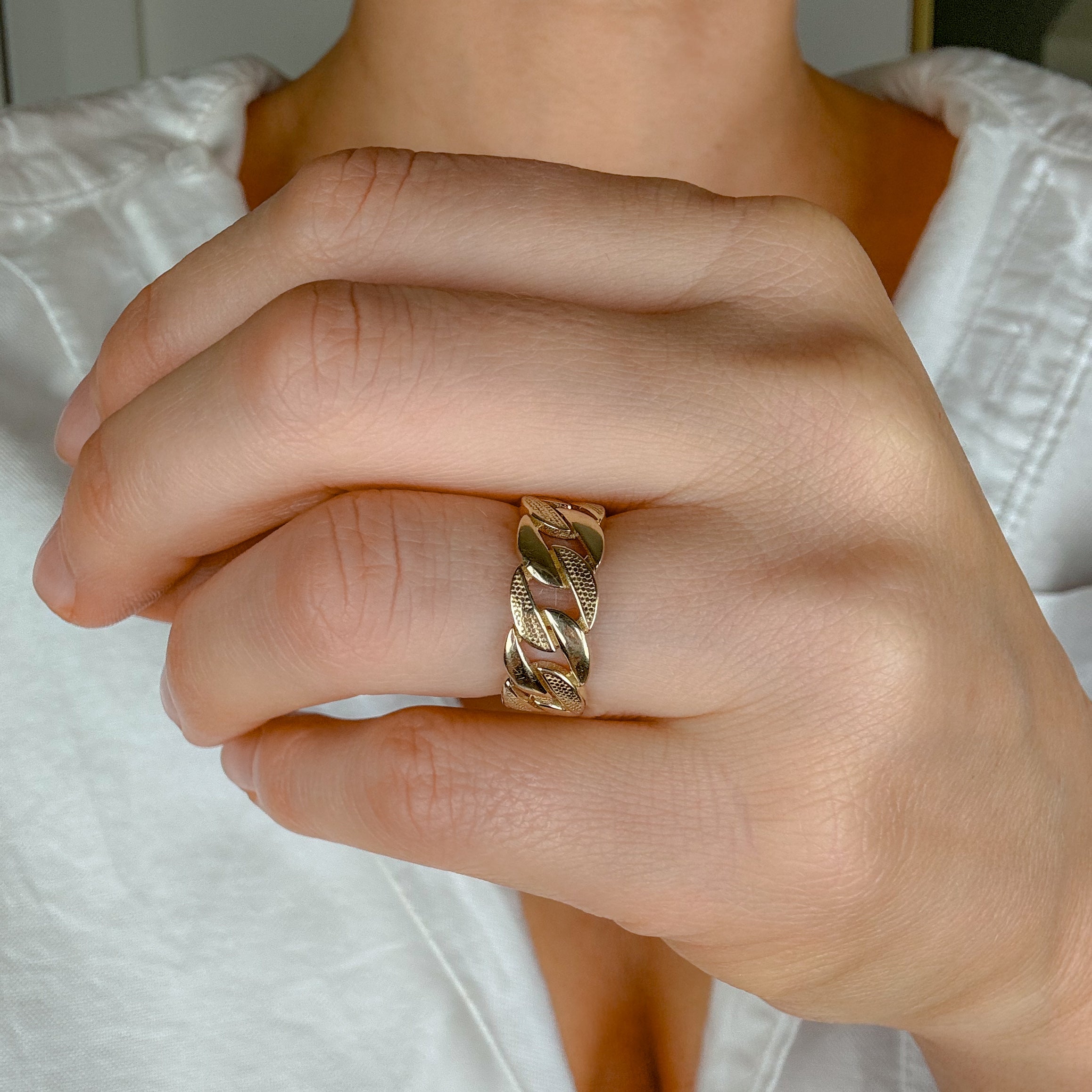 Multi-Texture Chain Gold Band