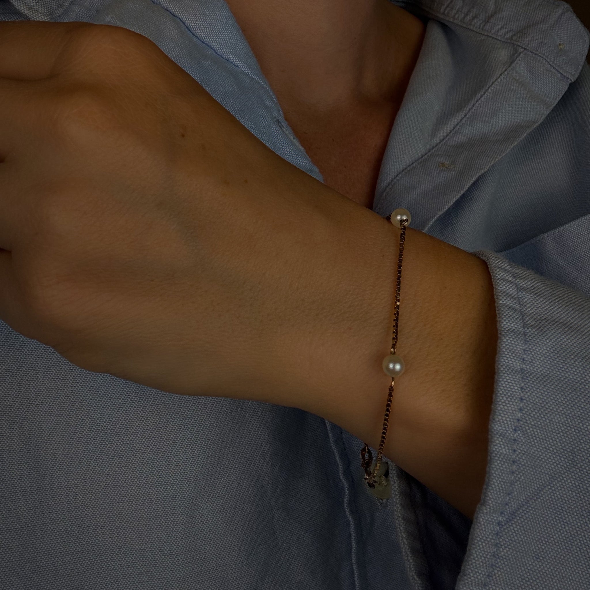 Stationary Pearl Bracelet