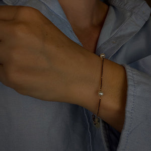 Stationary Pearl Bracelet