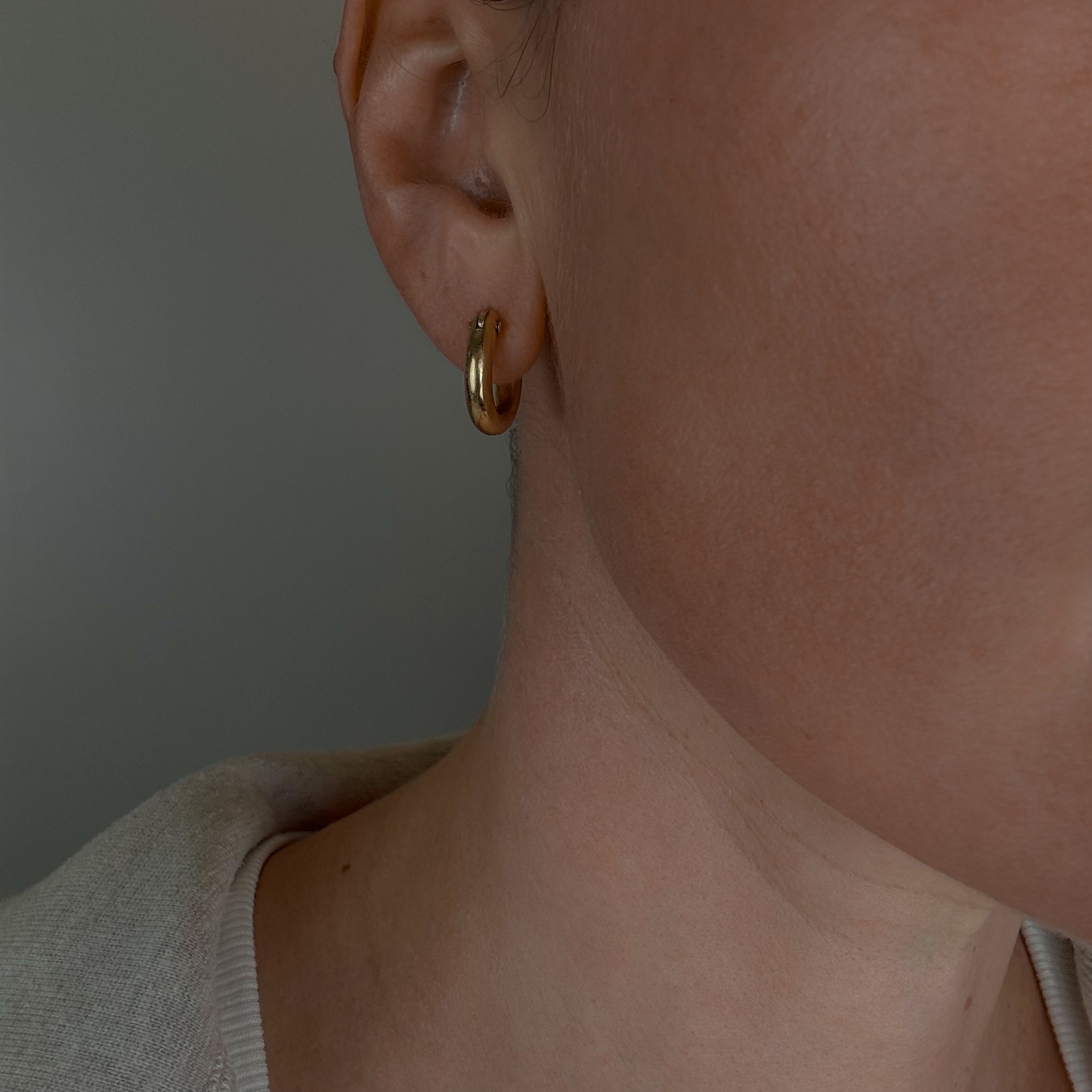 16.2 mm Classic Gold Hoop Earrings