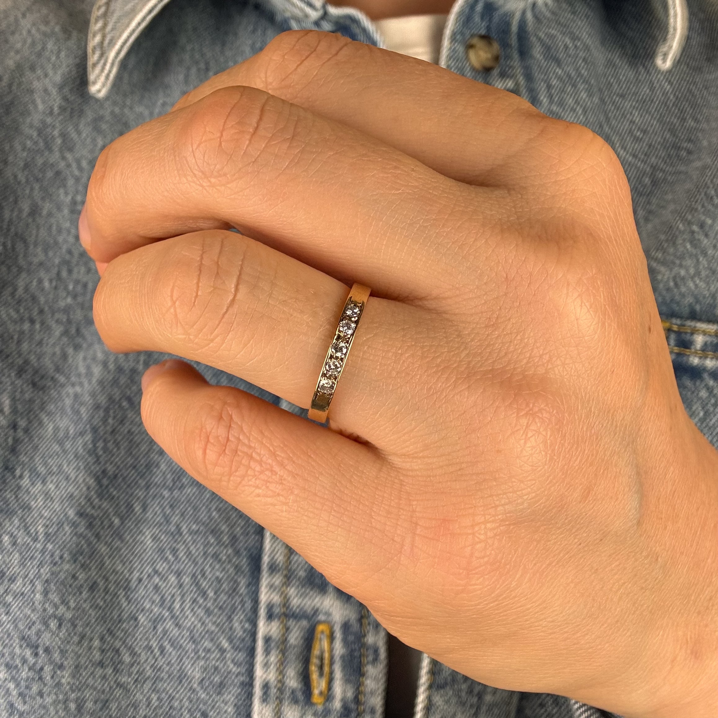 Flush Set 5 Diamond Band