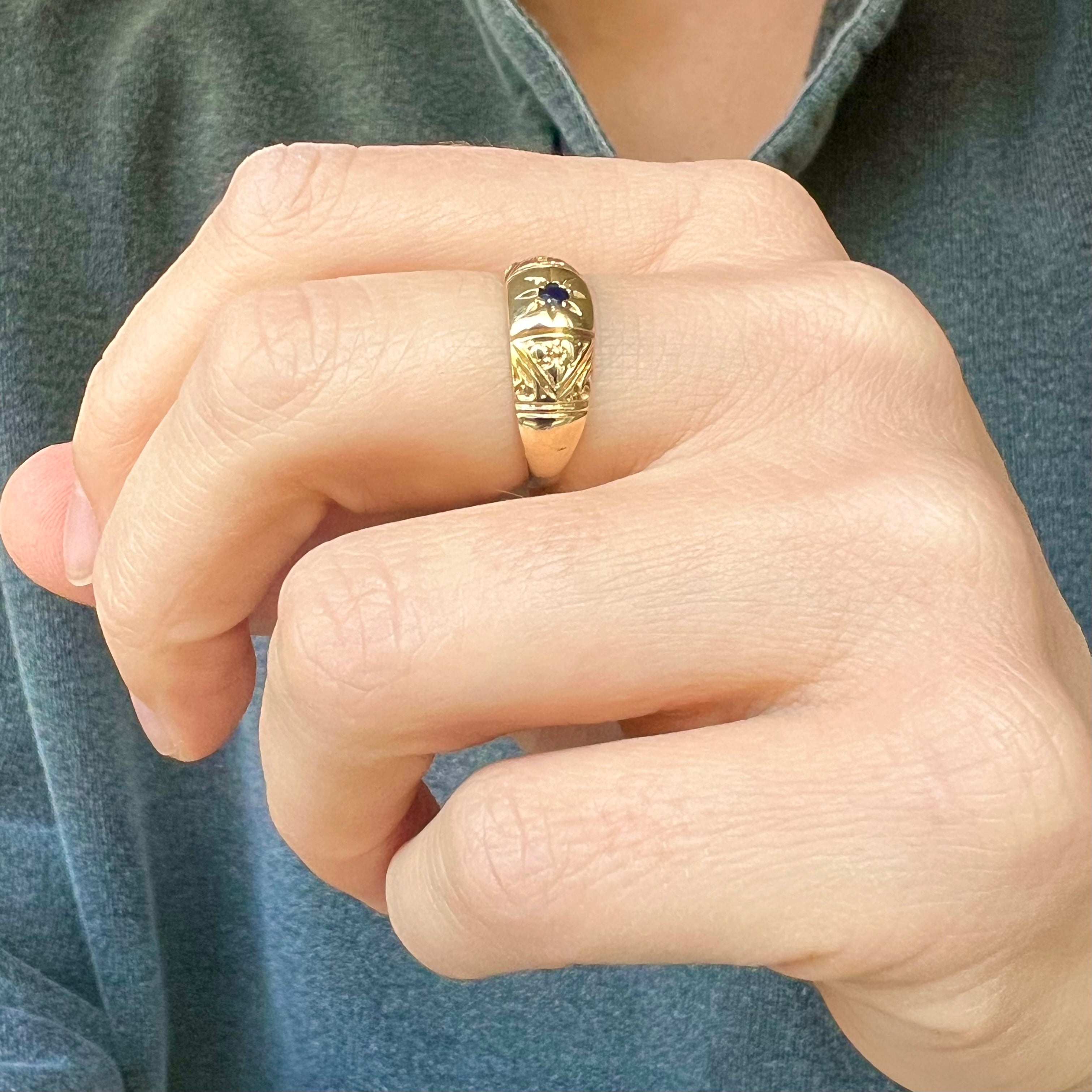 Vintage Sapphire Gold Band with Detailed Shoulders
