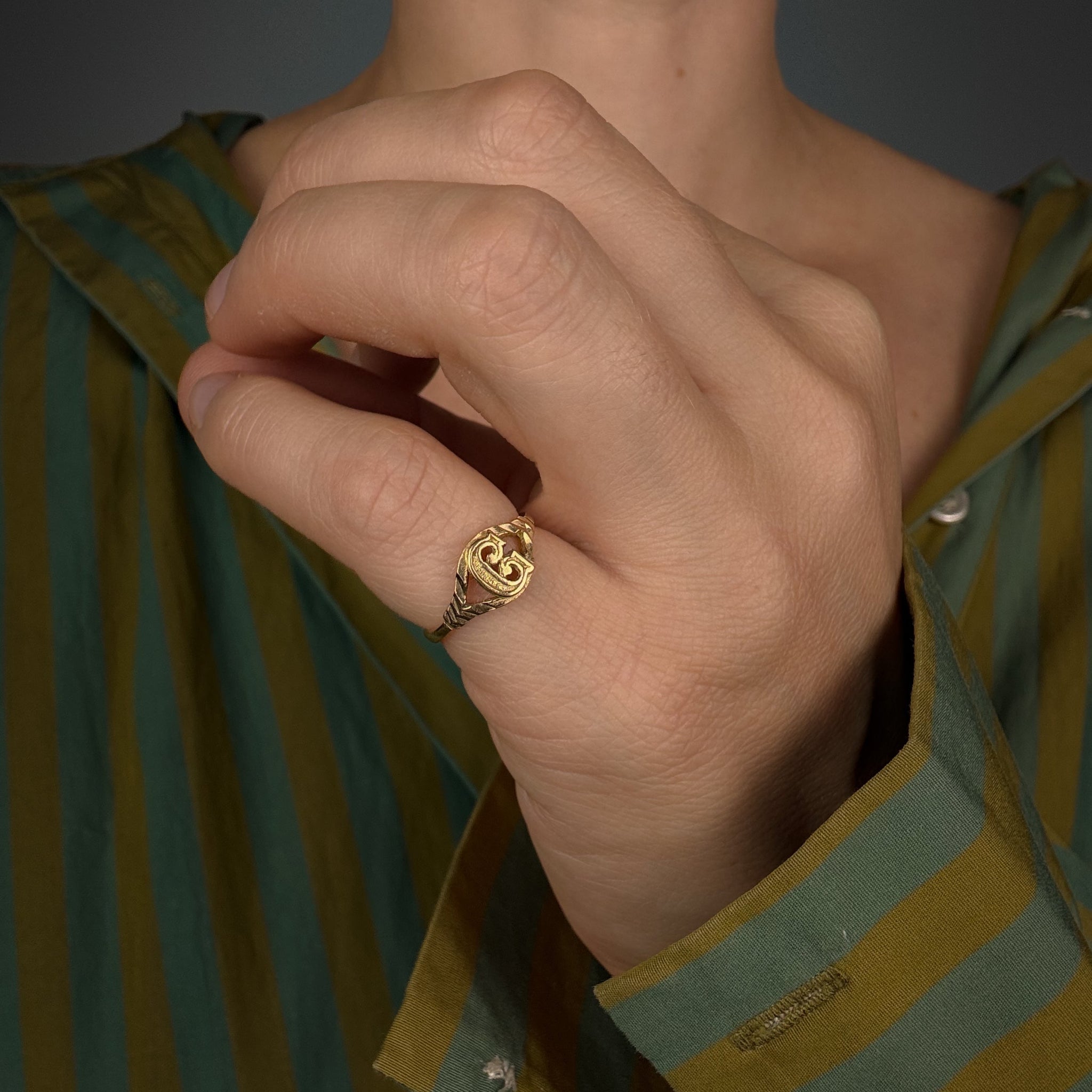 'G' Signet Ring