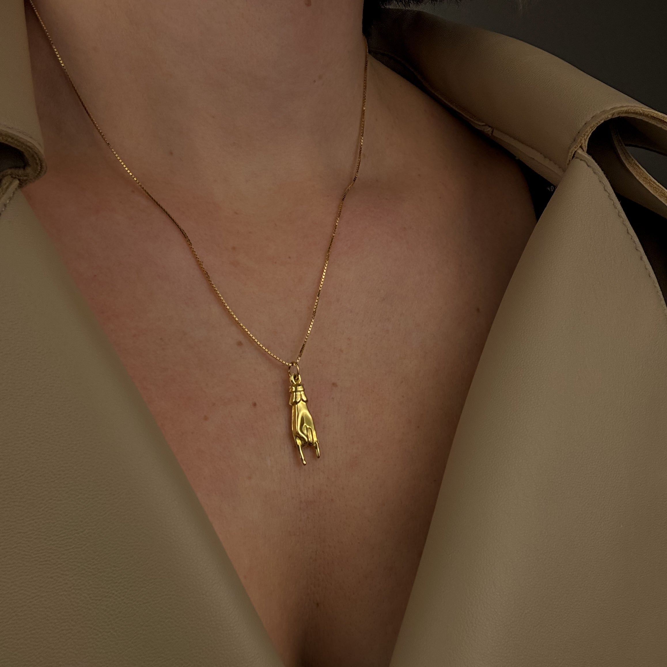 Mano Cornuto Pendant