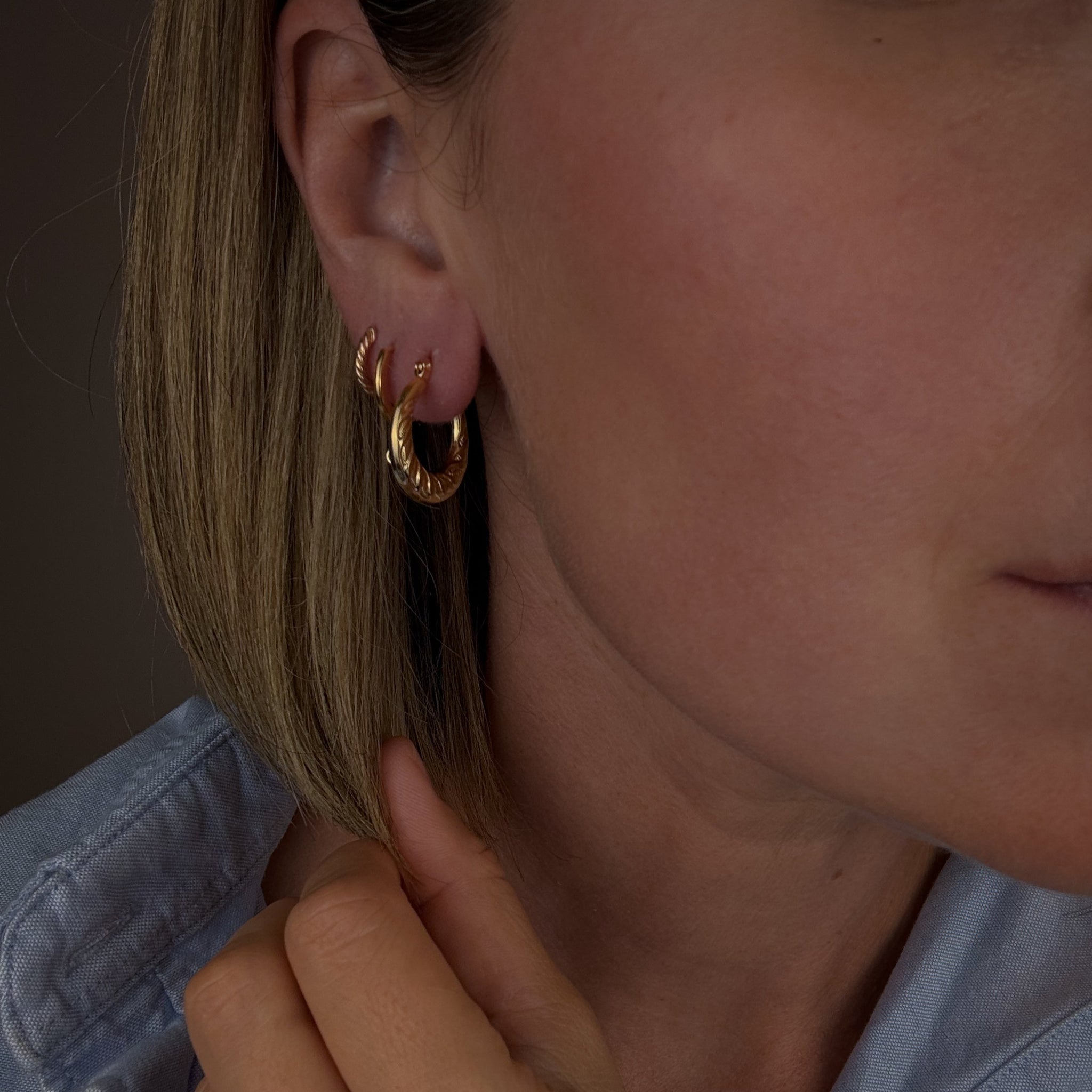 22.5mm Twist Detail Hoops