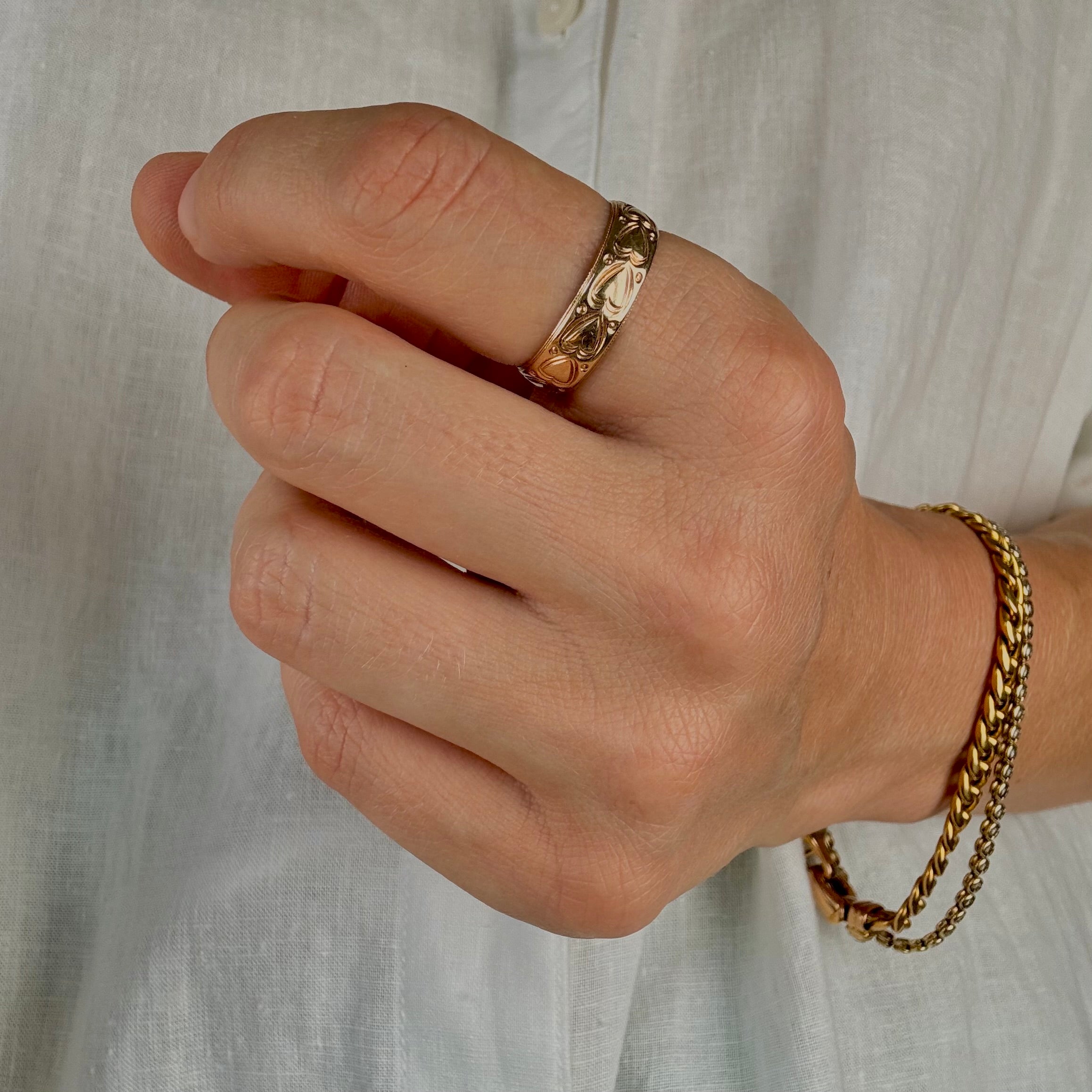 vintage gold 5.7 mm the Carved Heart Band