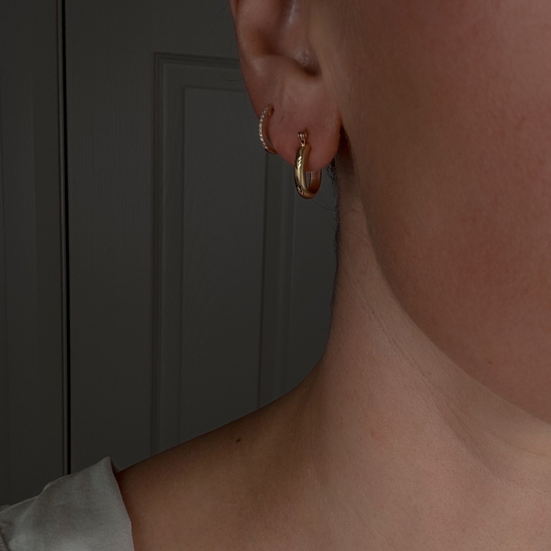 15.6 mm Brushed Oval Gold Hoop Earrings