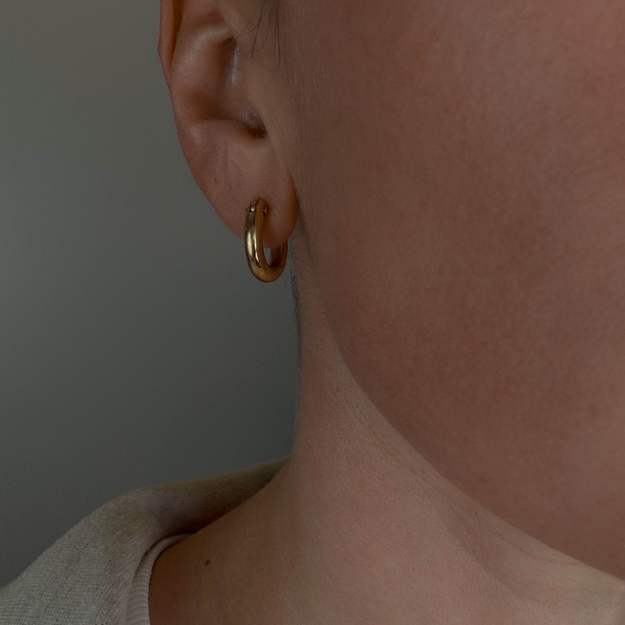 16.2 mm Classic Gold Hoop Earrings
