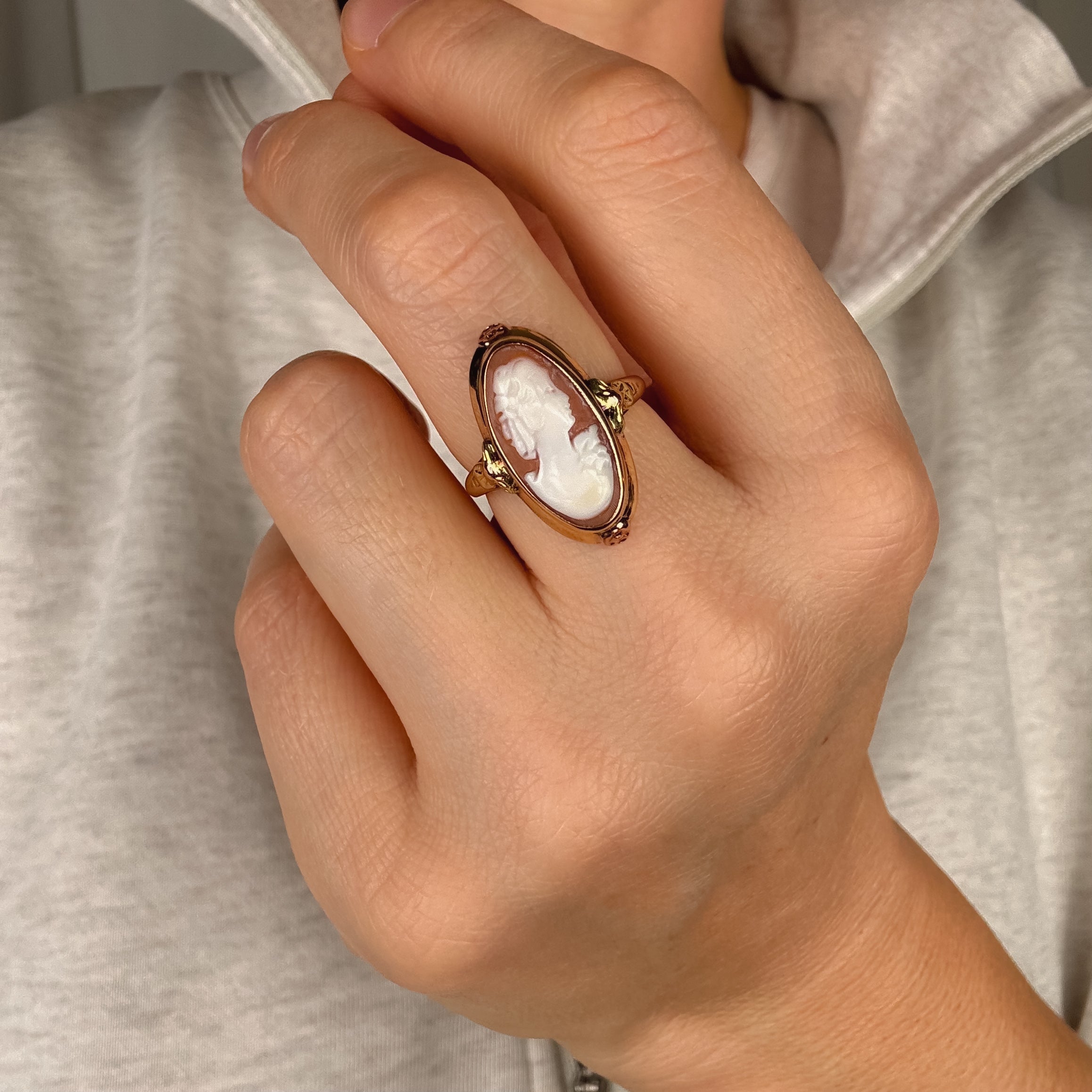 Shell Cameo Ring