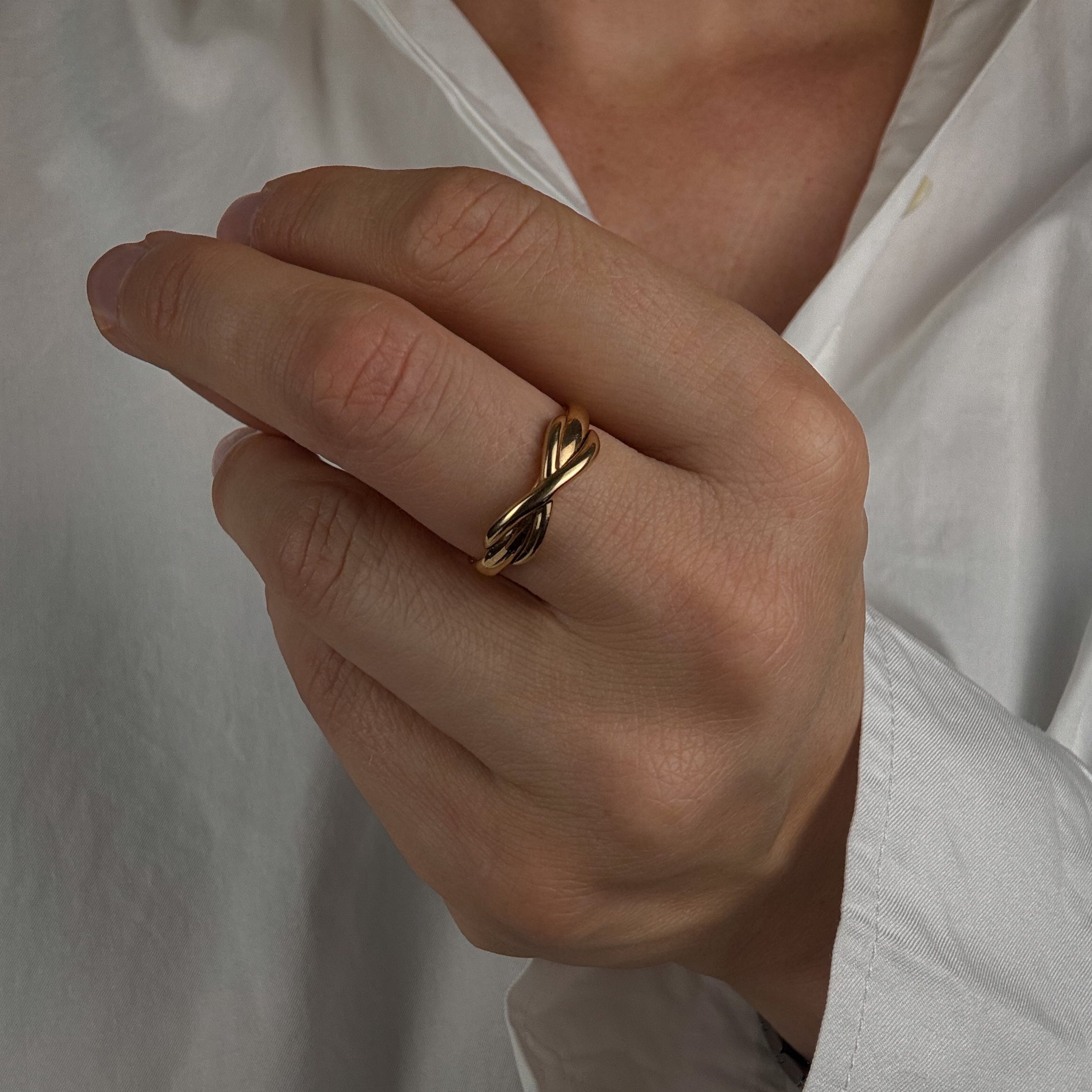 Infinity Link Ring