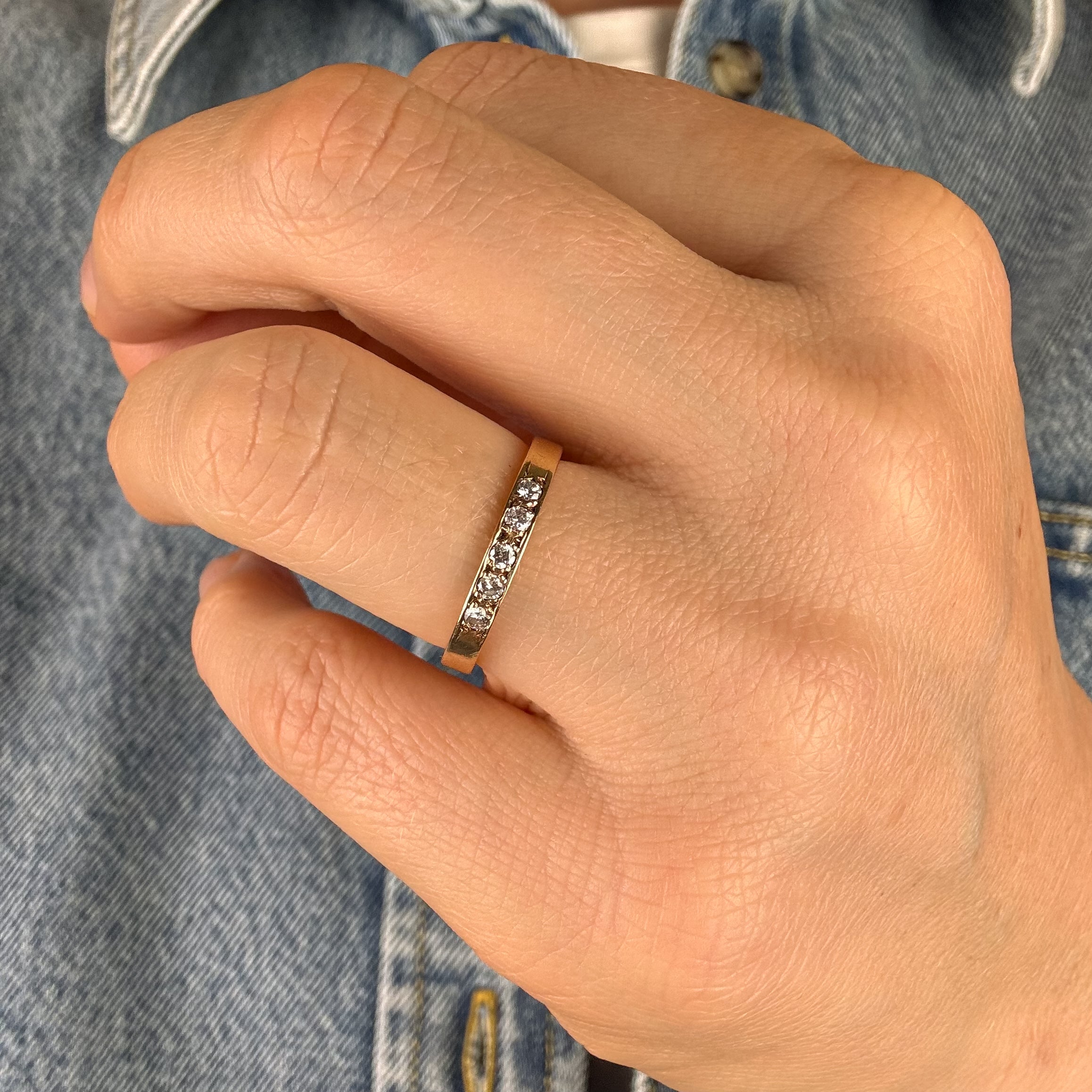 Flush Set 5 Diamond Band