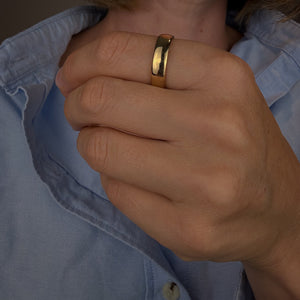 5.2mm Comfort Fit Gold Band