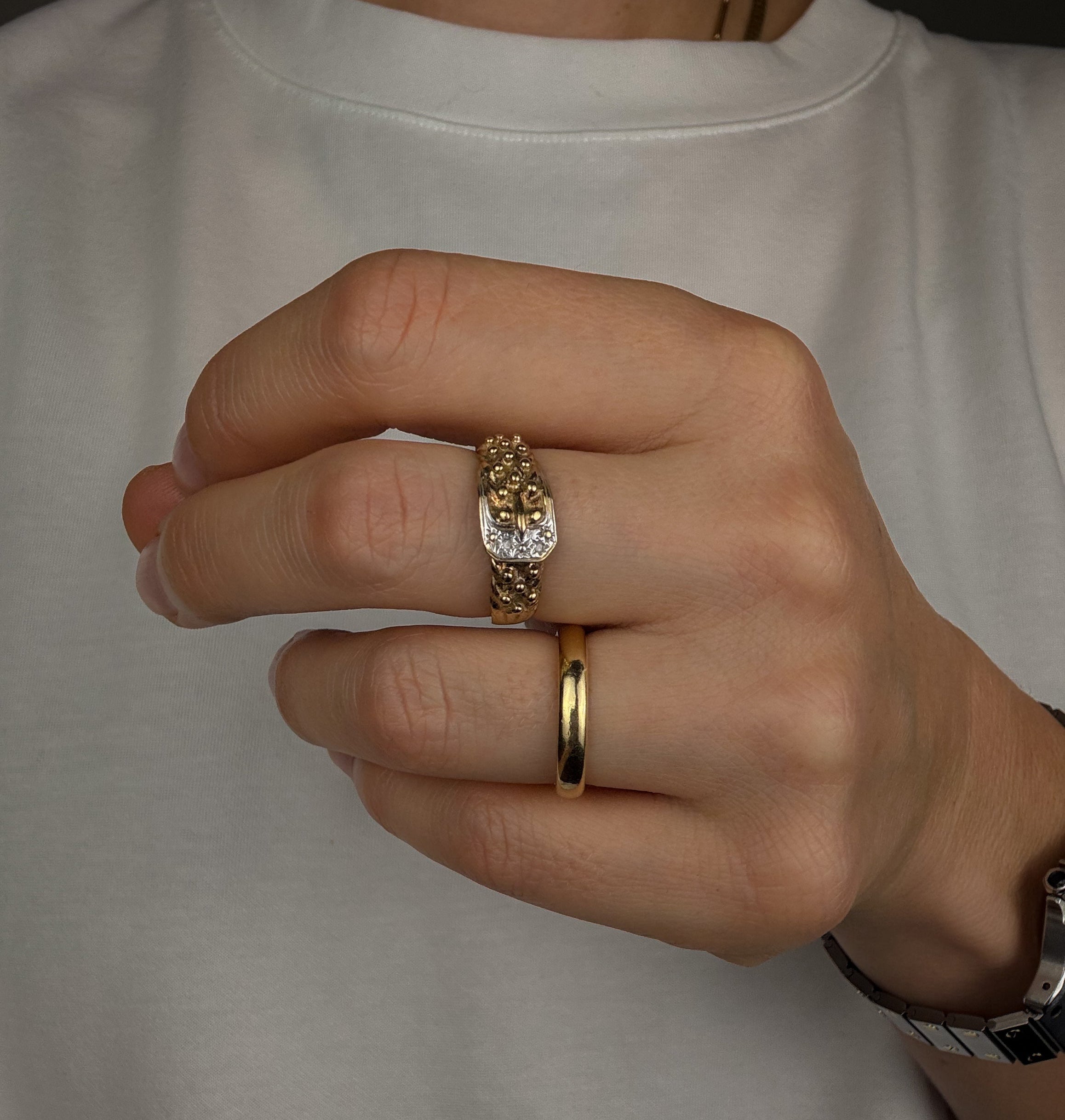 Buckle Ring