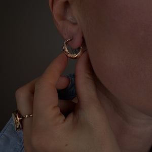 22.5mm Twist Detail Hoops