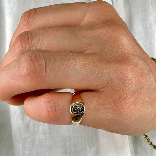 'F' Signet Ring
