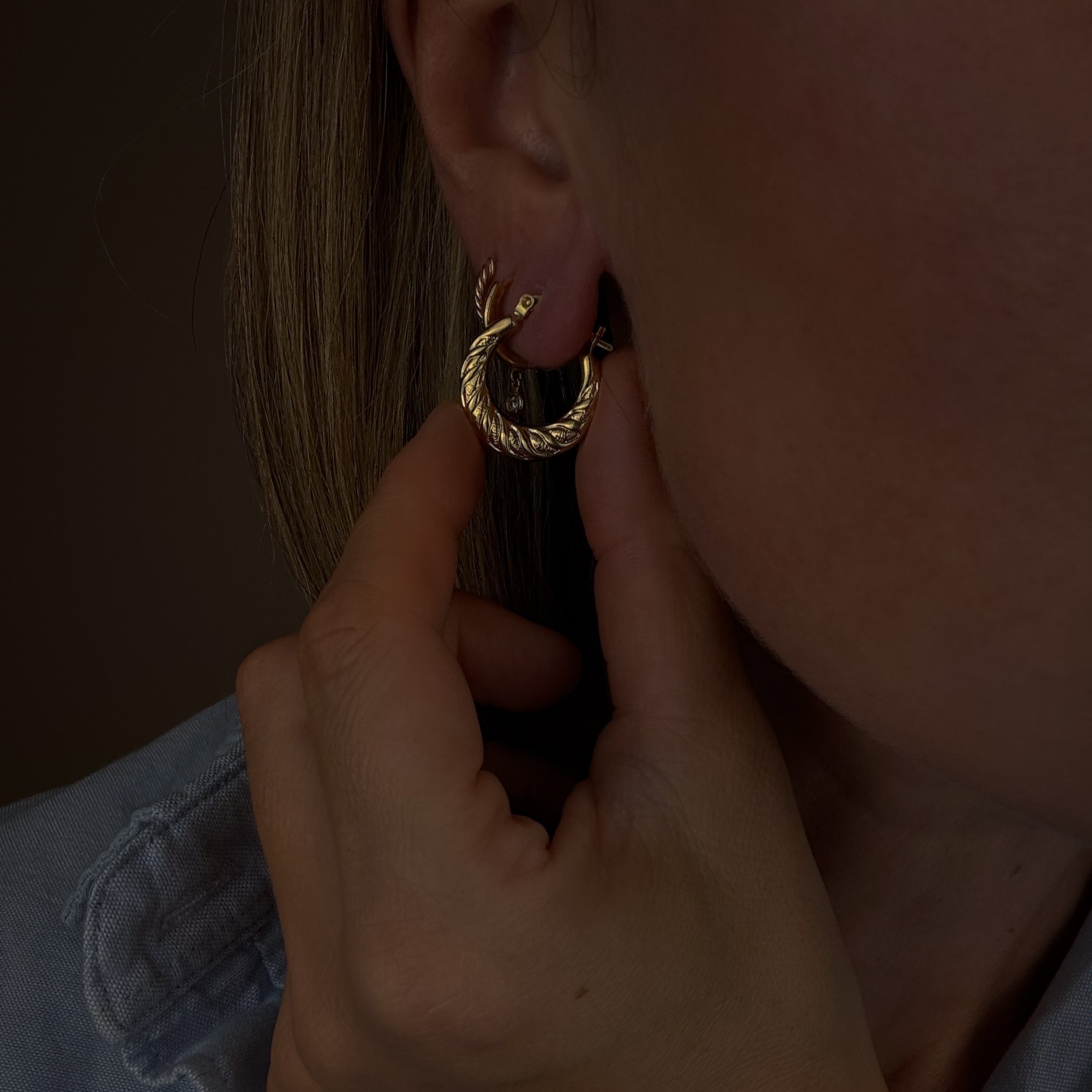 22.5mm Twist Detail Hoops