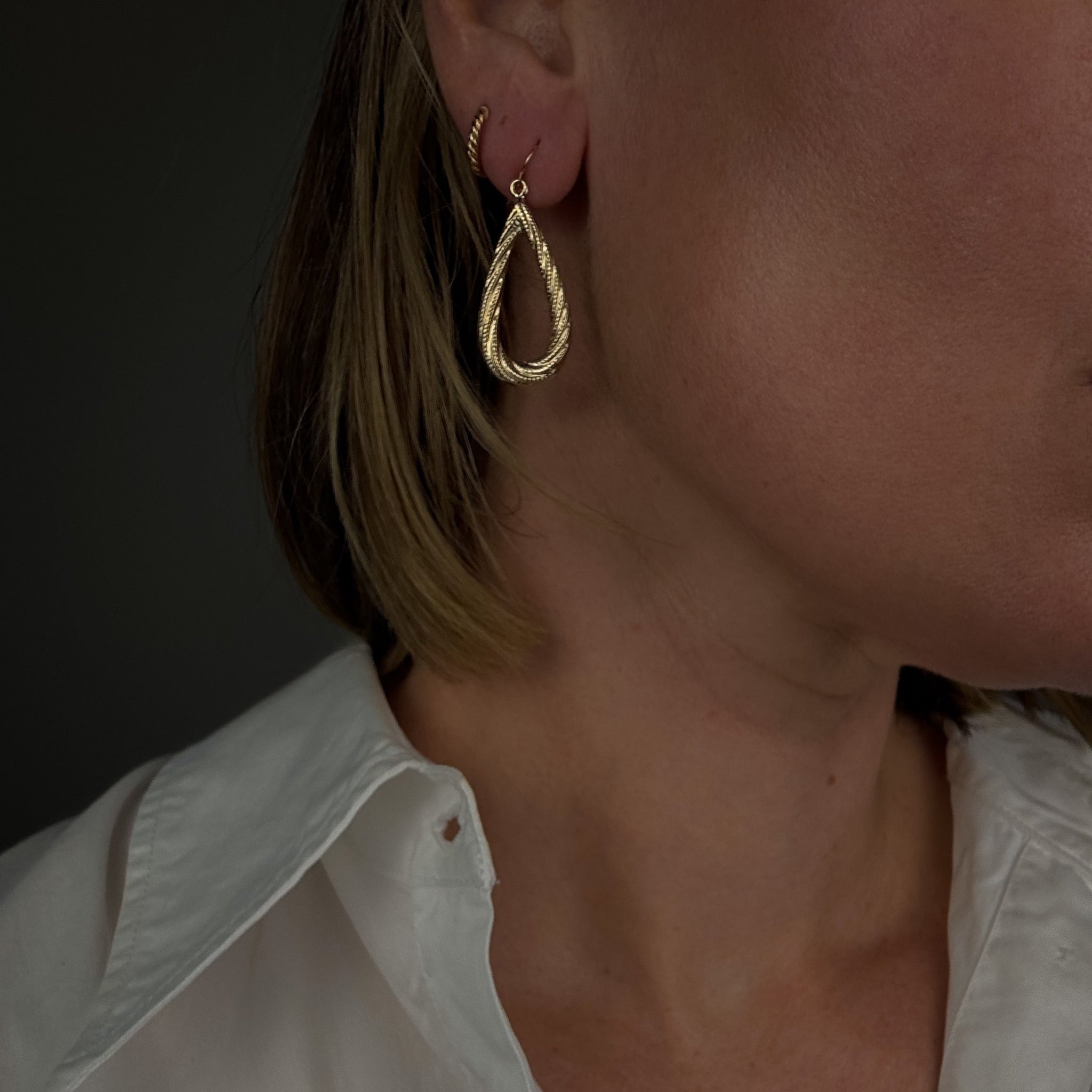 Dangling Tear Drop Earrings
