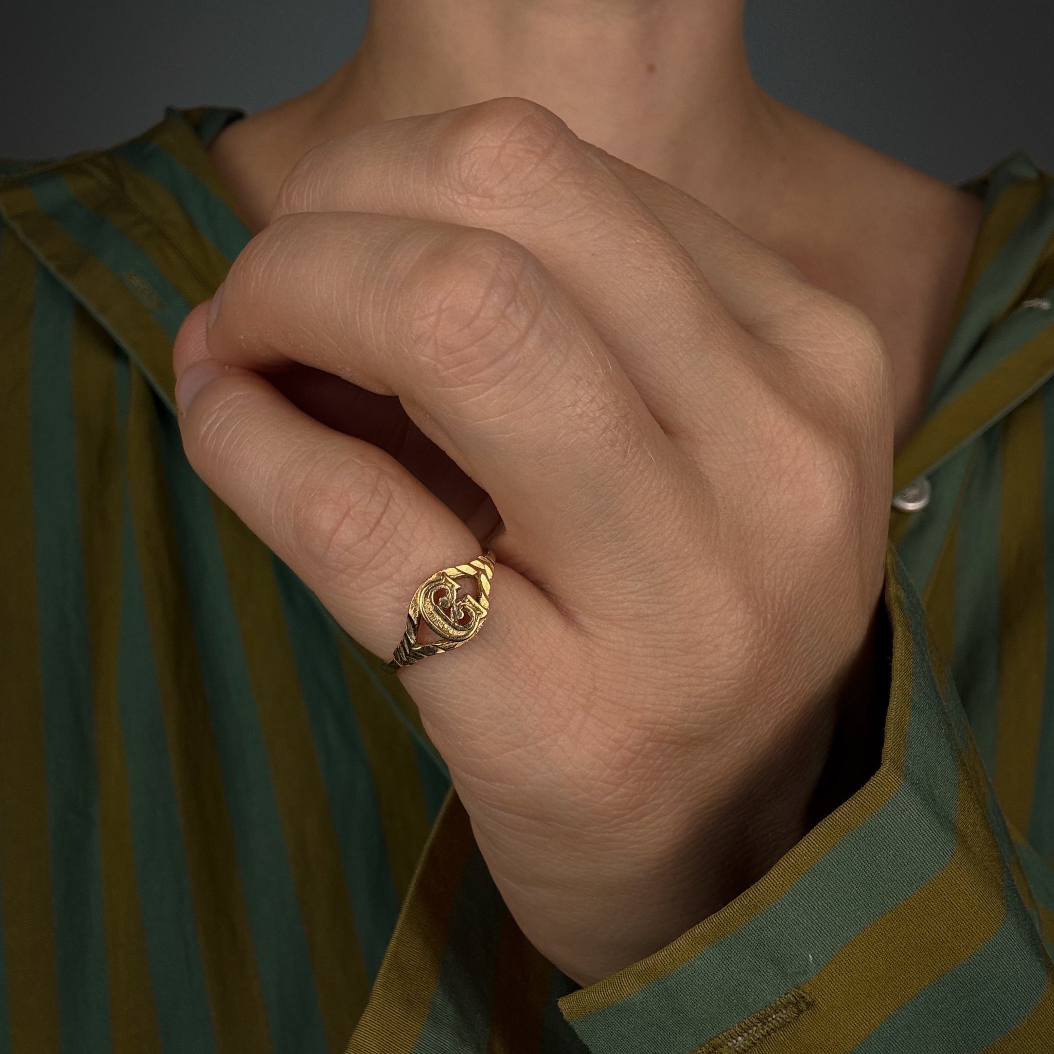 'G' Signet Ring