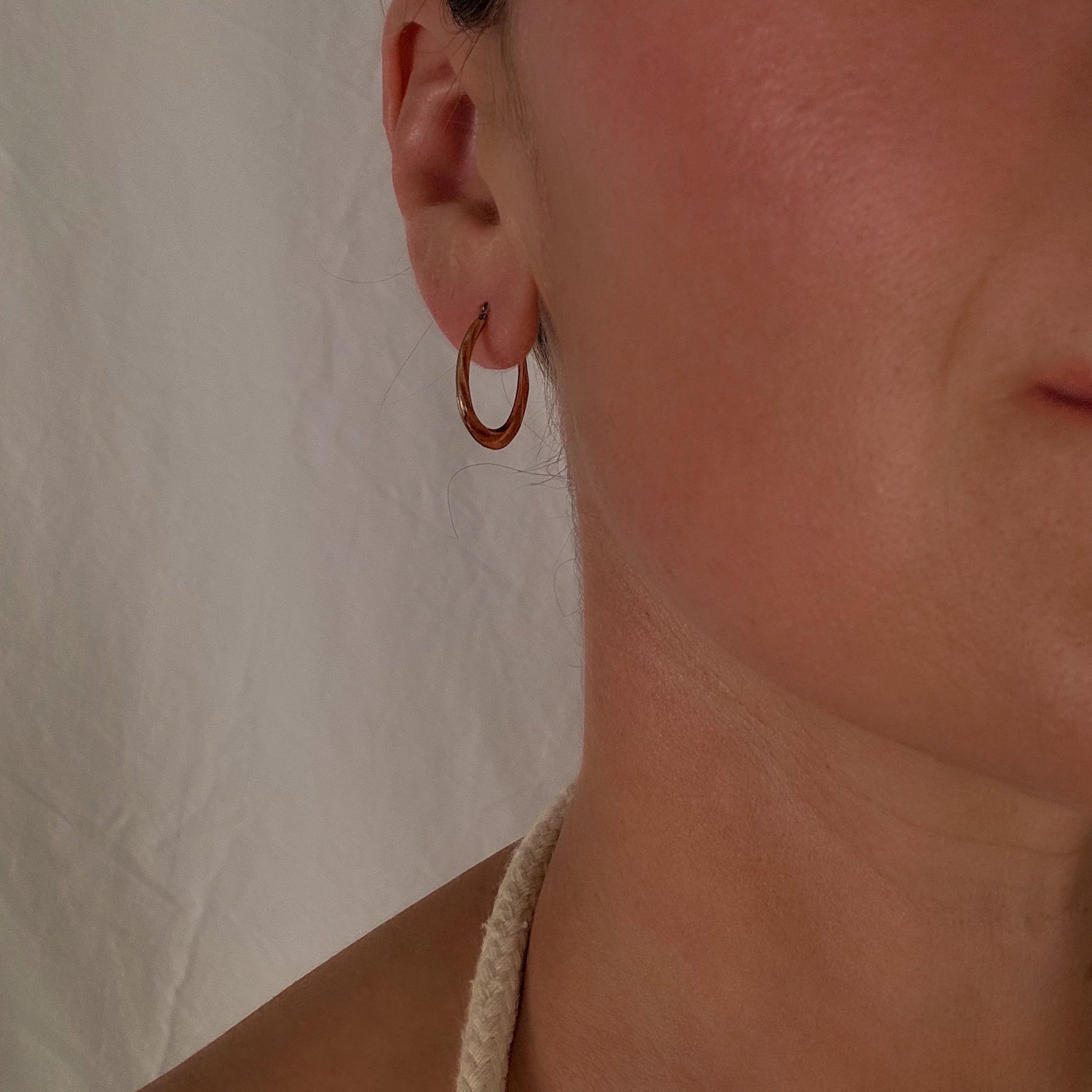 21.8 mm Oval Wave Gold Hoops