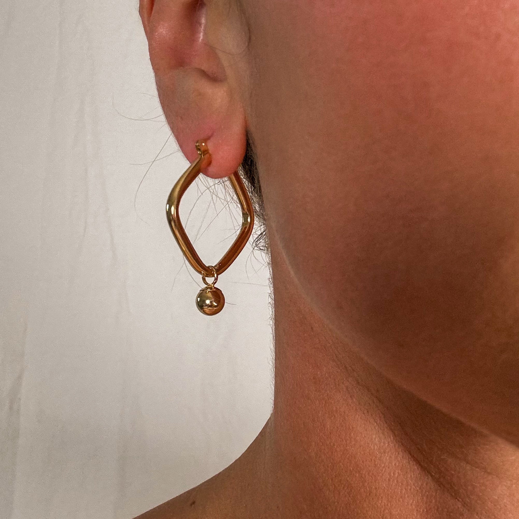 31.8 mm Rhombus Hoops with Ball Detail
