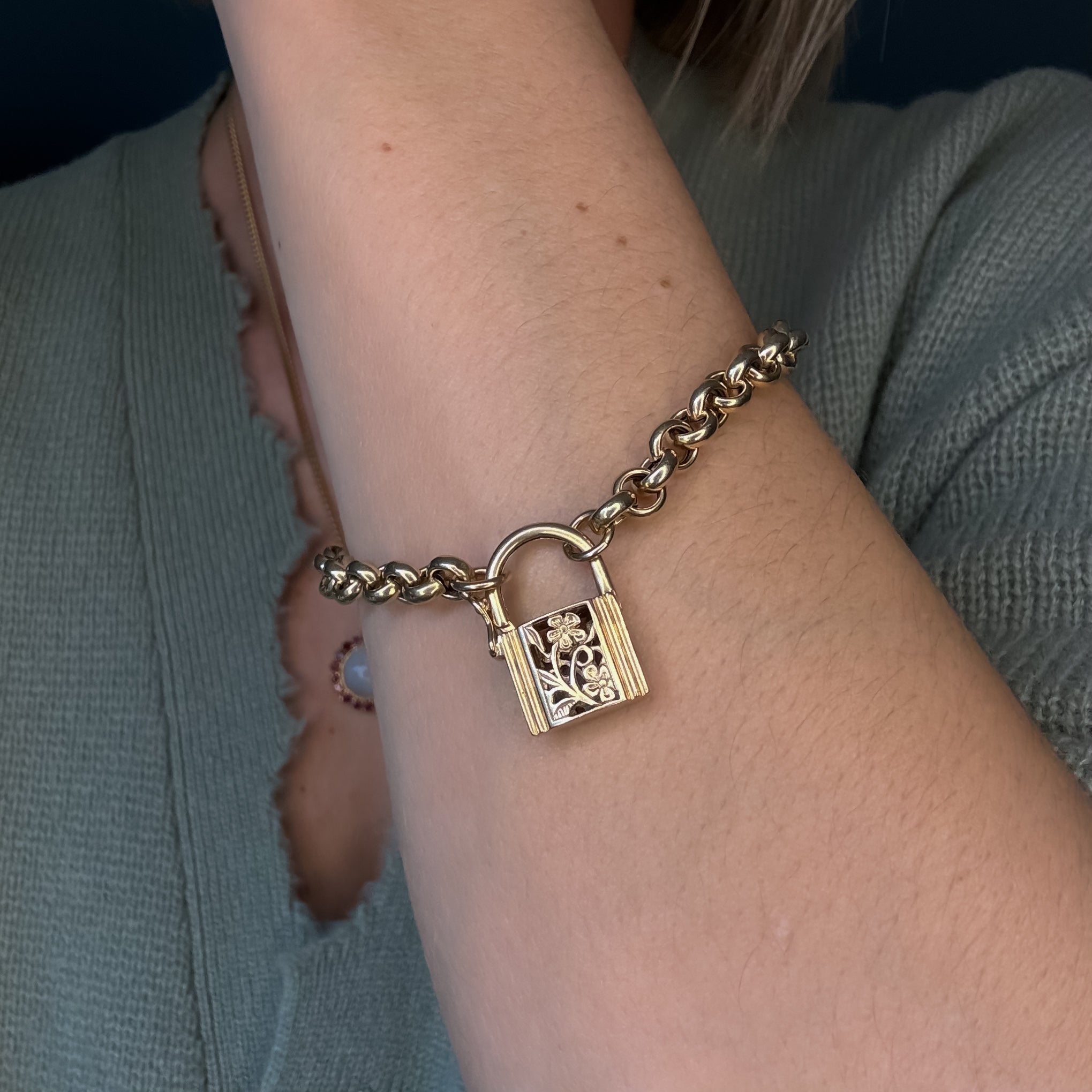 vintage 8" Chunky Rolo Bracelet with Lock Clasp