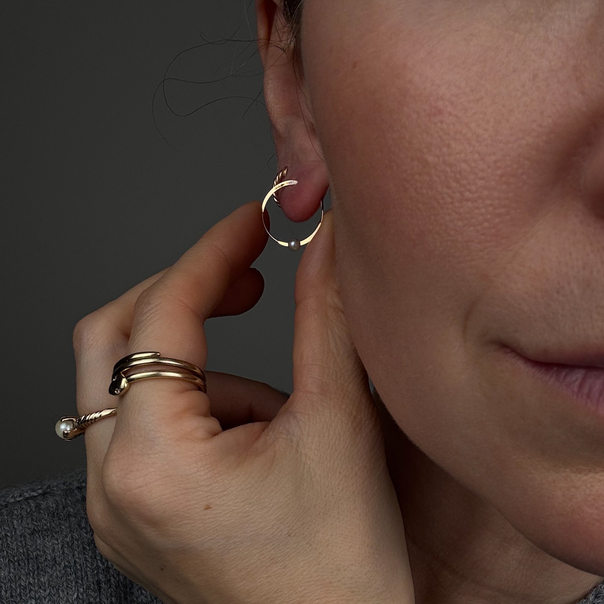 Knife Edge Pearl Hoop