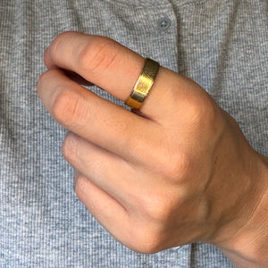 5.9 mm Gold Band with Detail