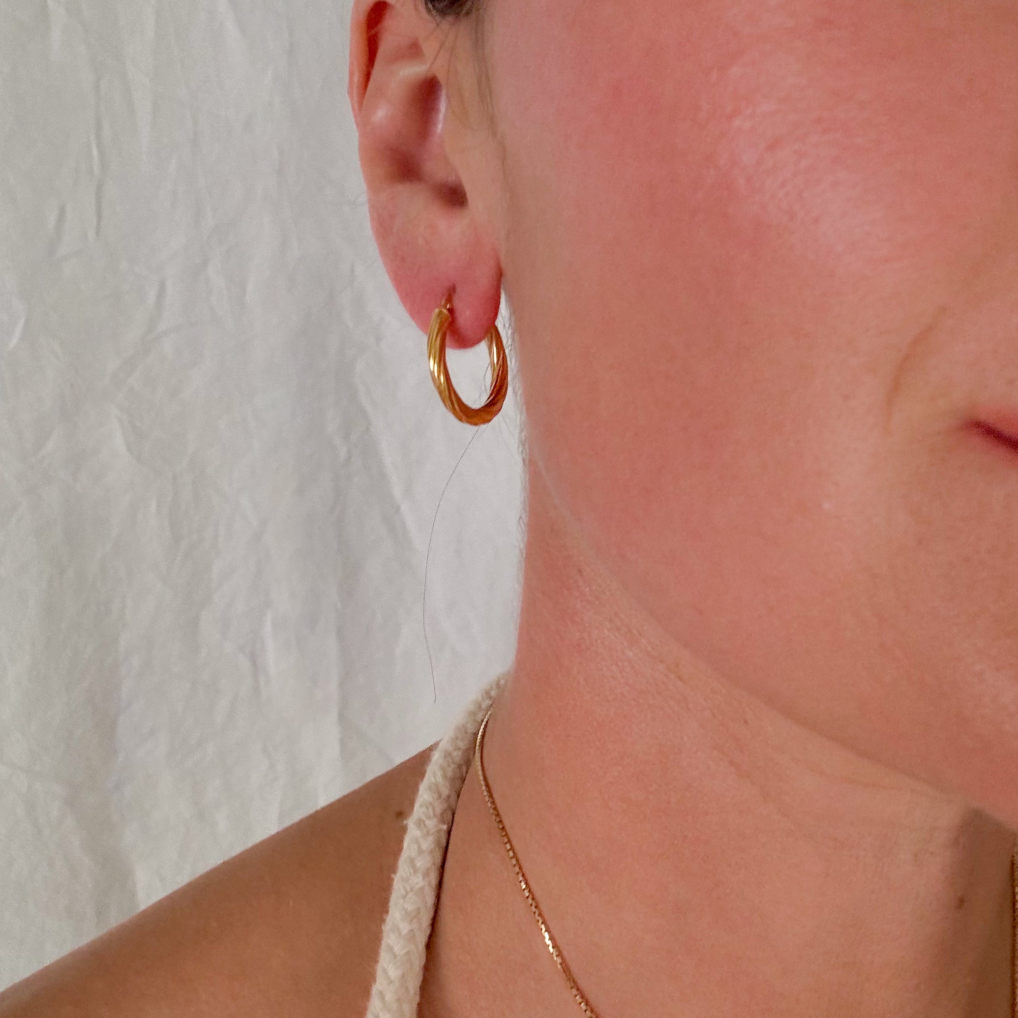 21.4 mm Twist Hoop Earrings