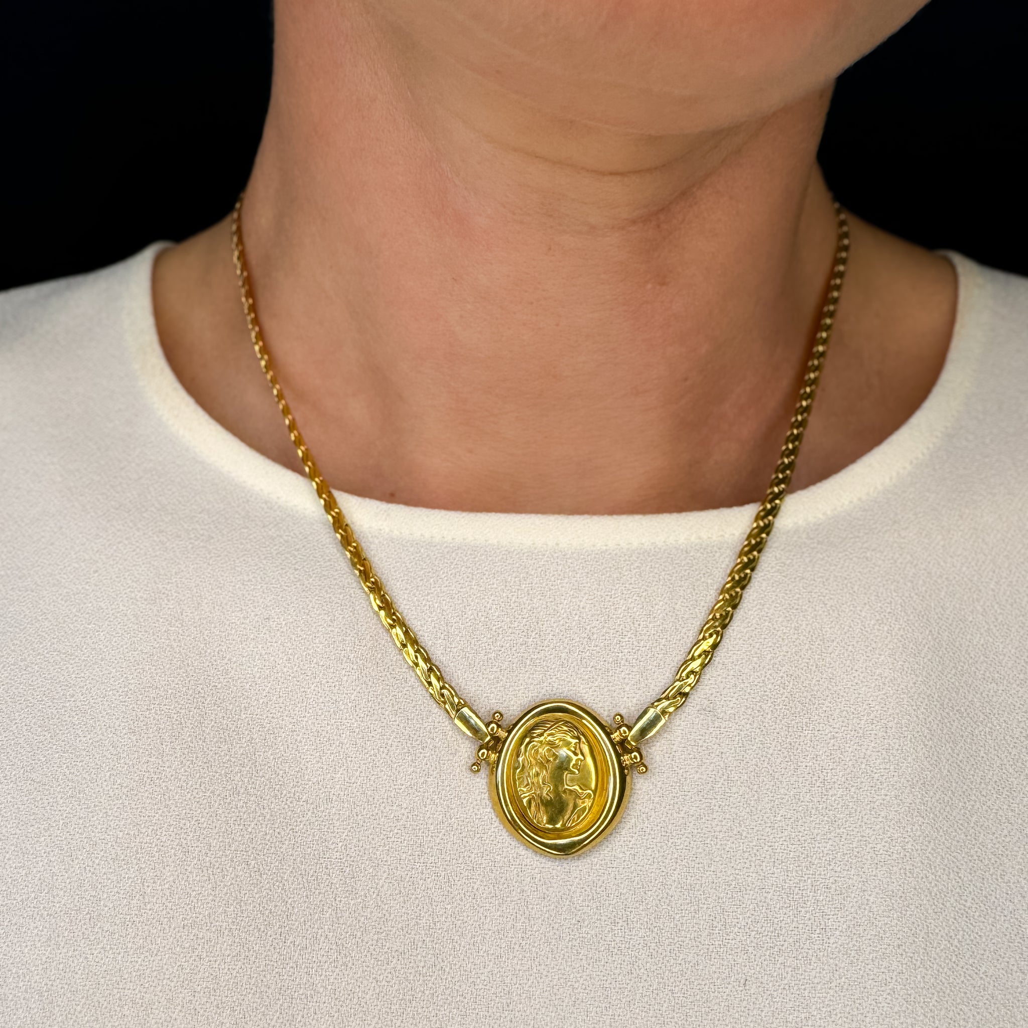 vintage 18k gold 17.5" Cameo Necklace 