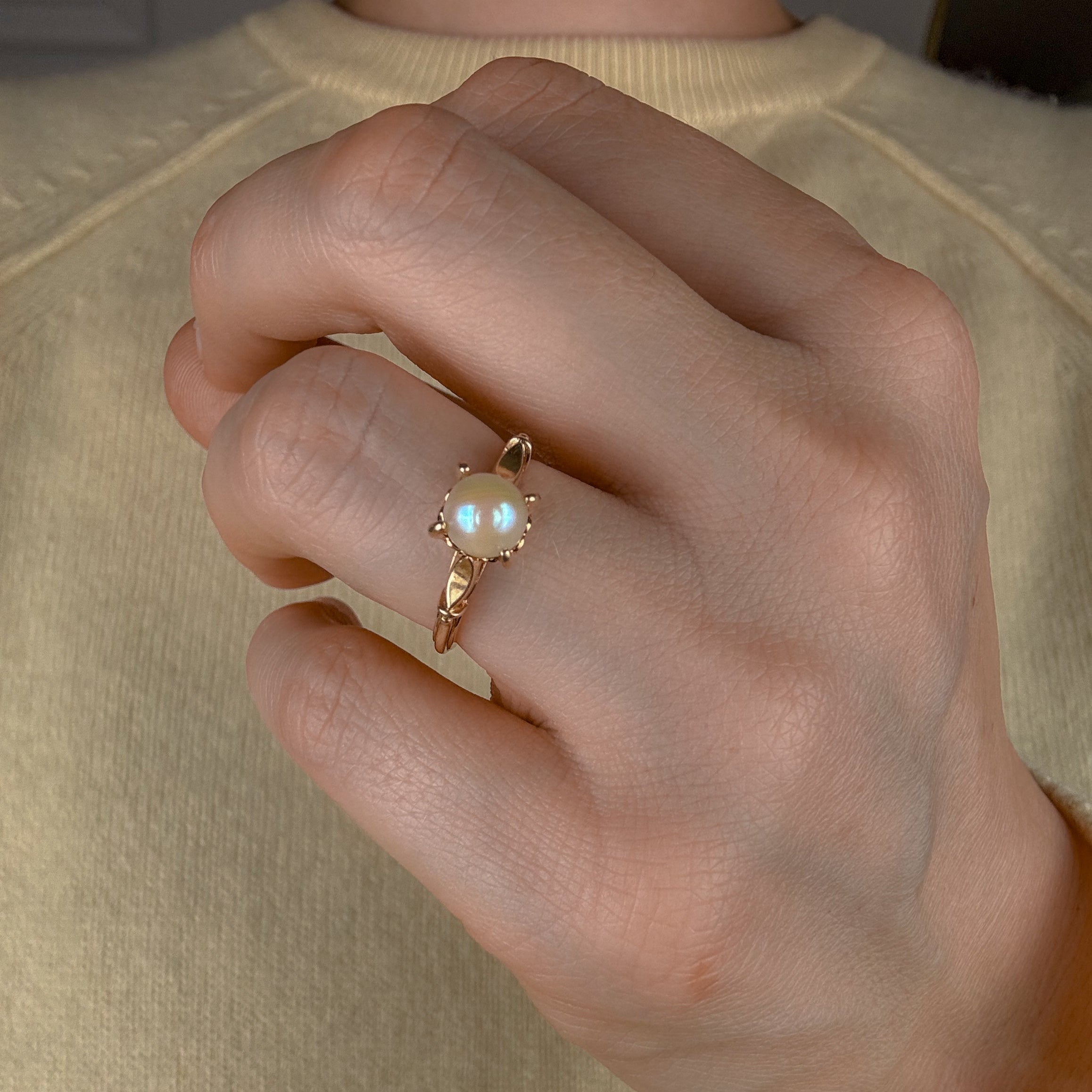Solitaire Pearl Ring