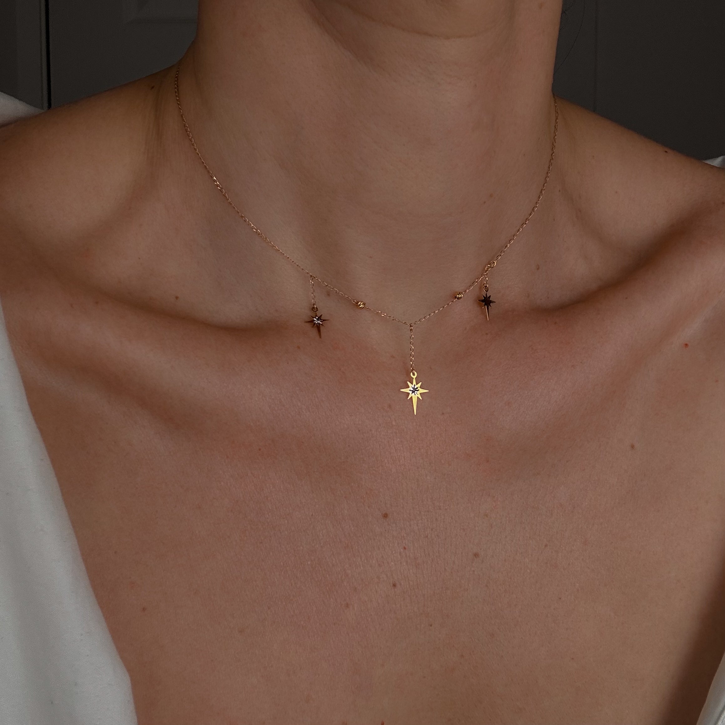 16" Dangling Star Chain Necklace