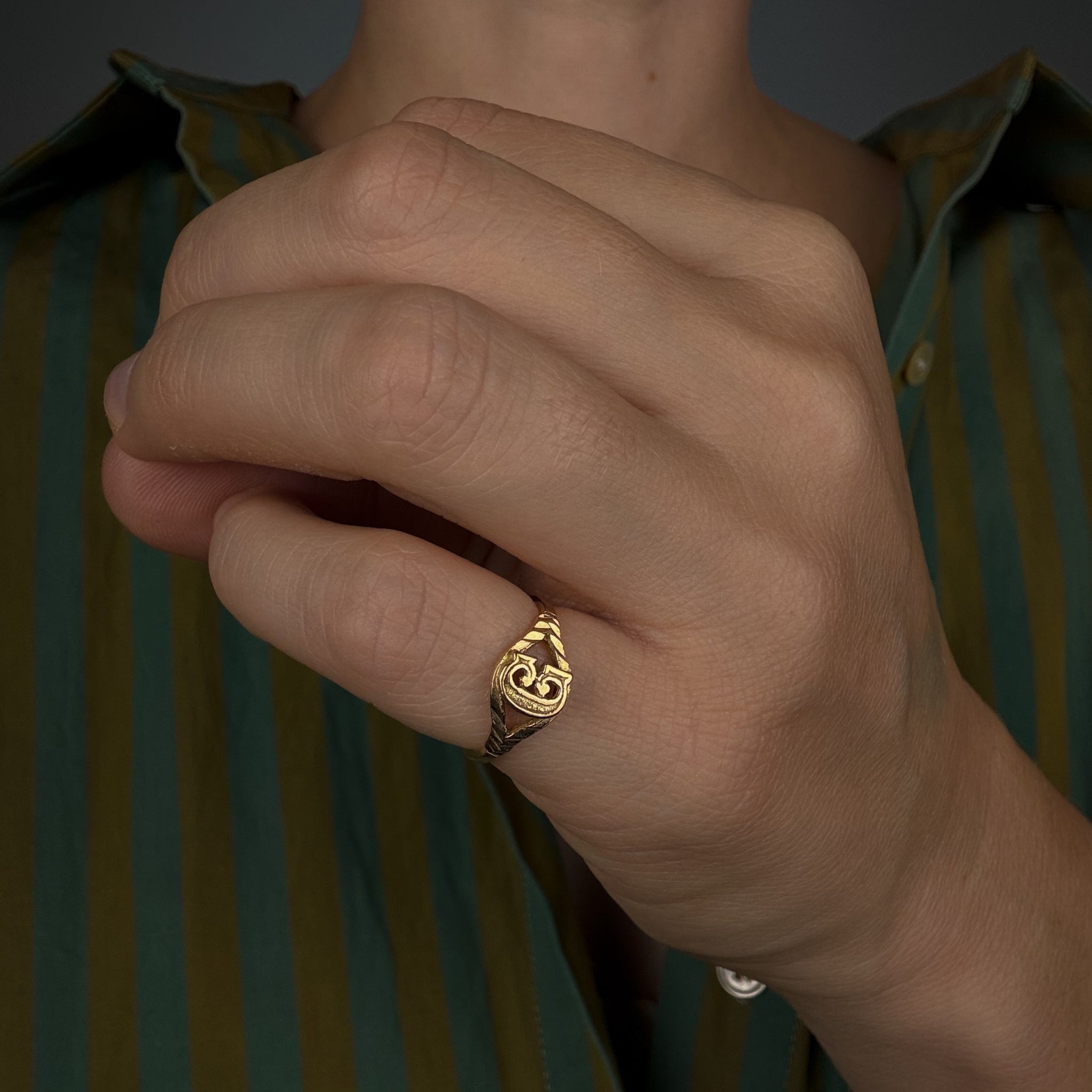 'G' Signet Ring
