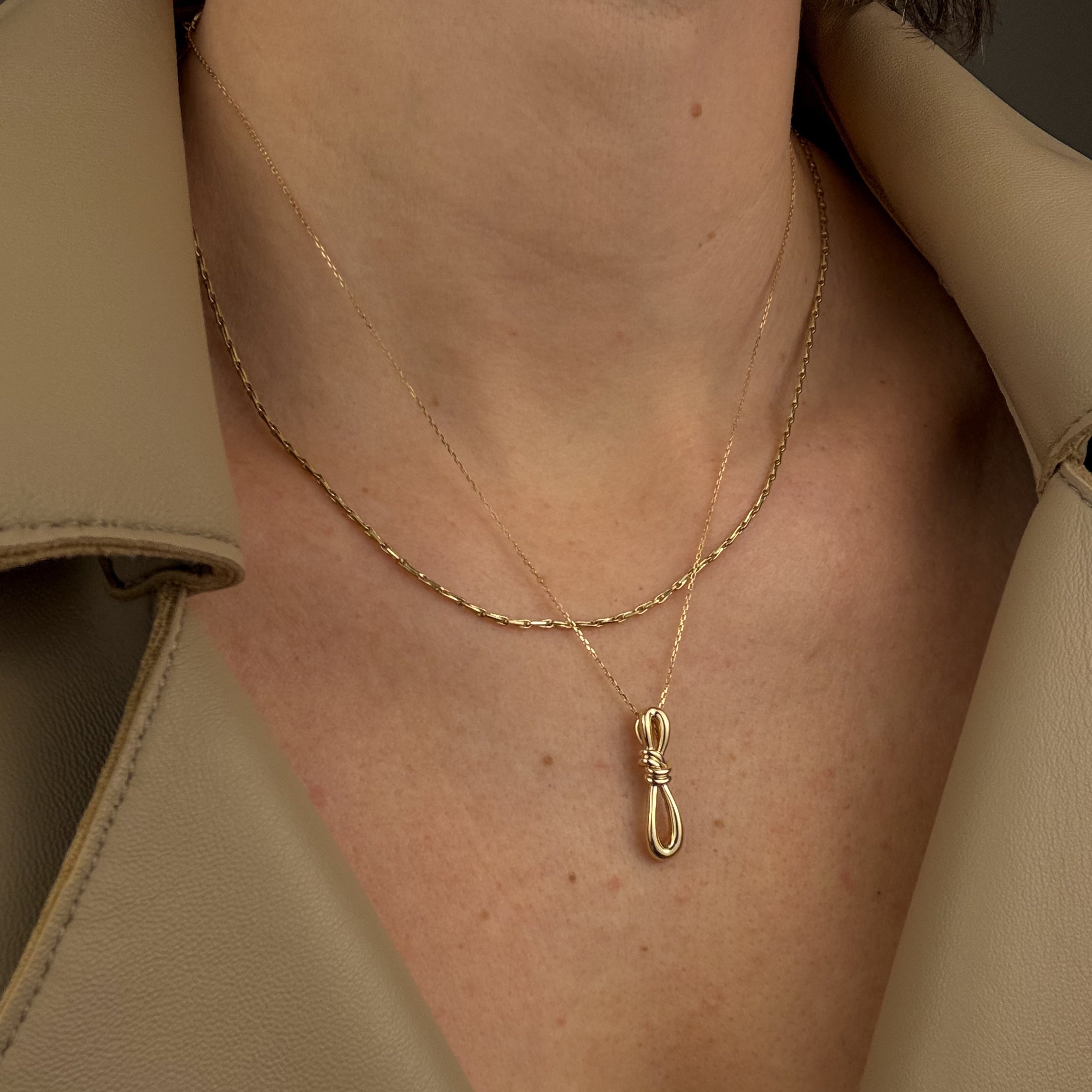 17" Dainty Cable Link with Knot Pendant