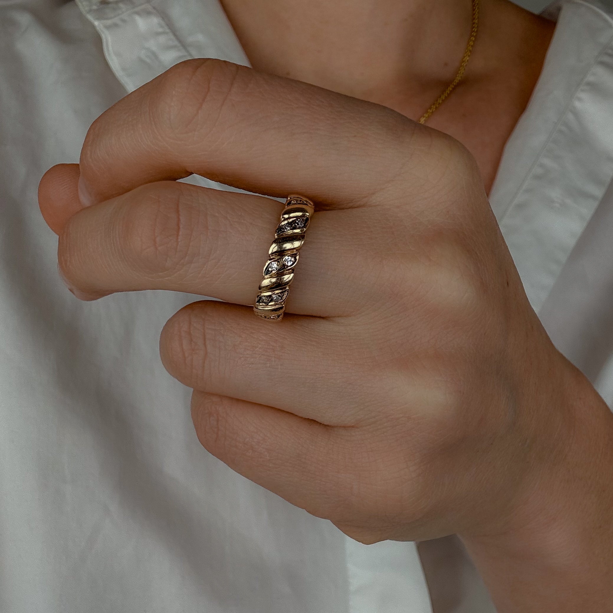 Diamond and Gold Alternating Band