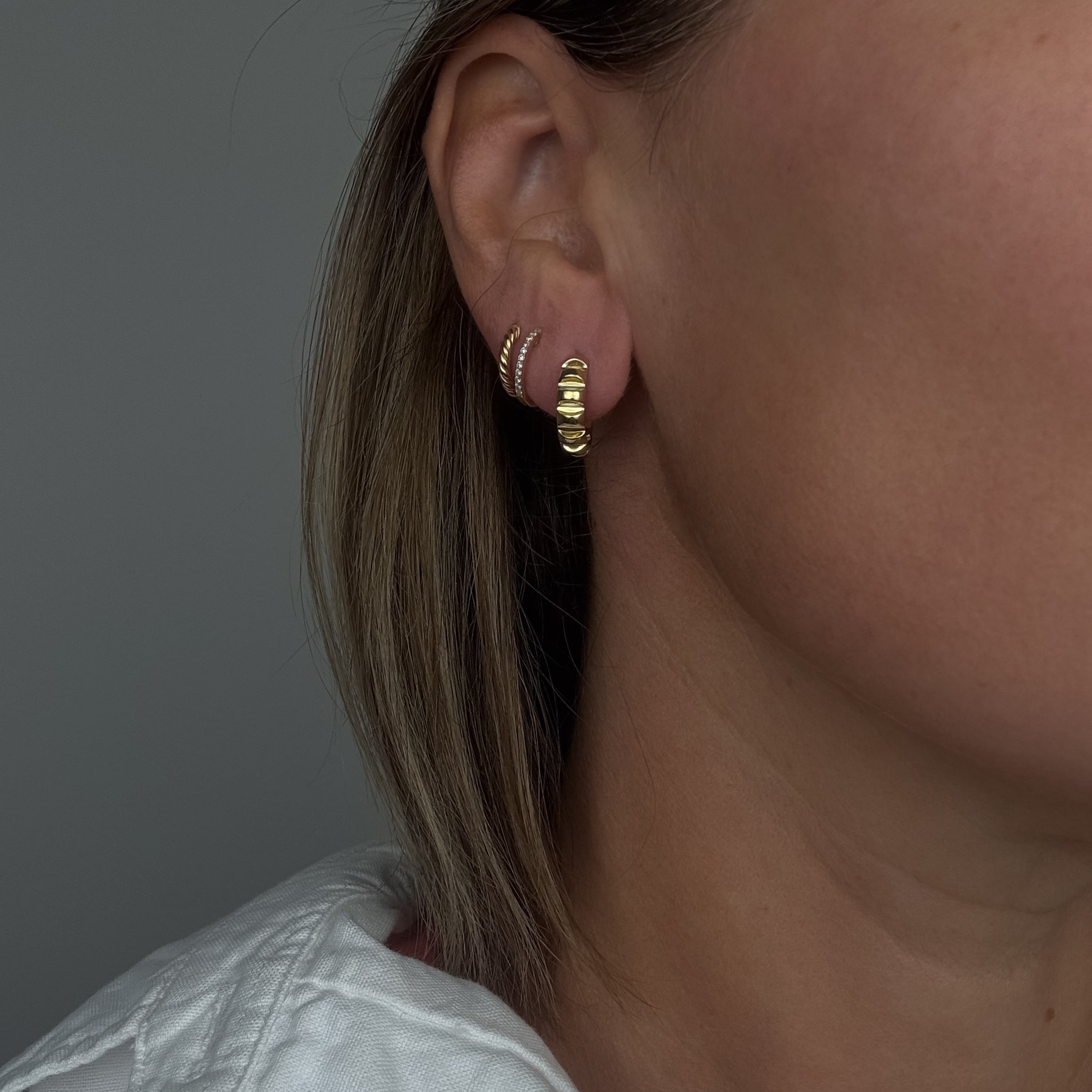 14.9 mm Sculpted Hoops