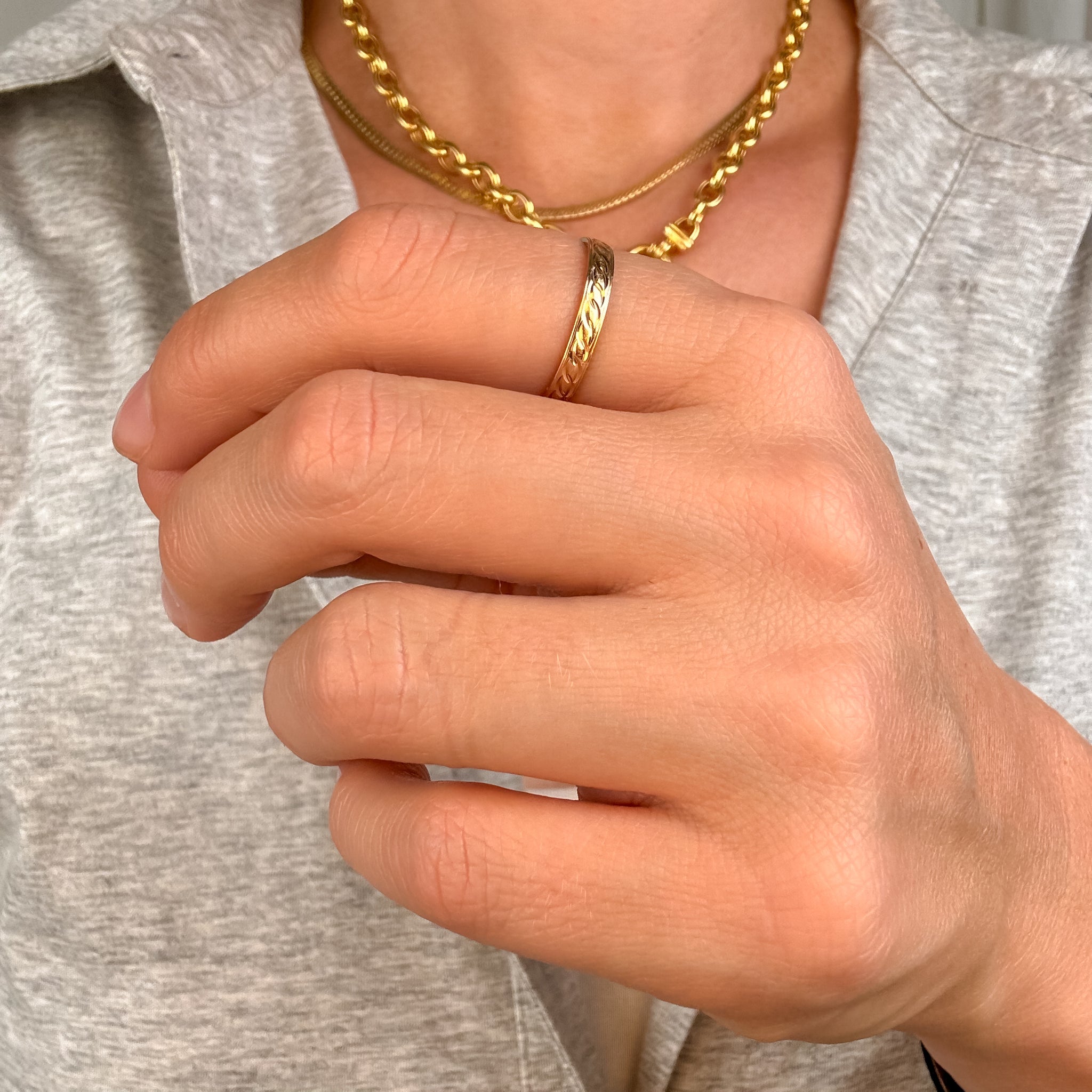 2.8 mm Chain Motif Gold Band