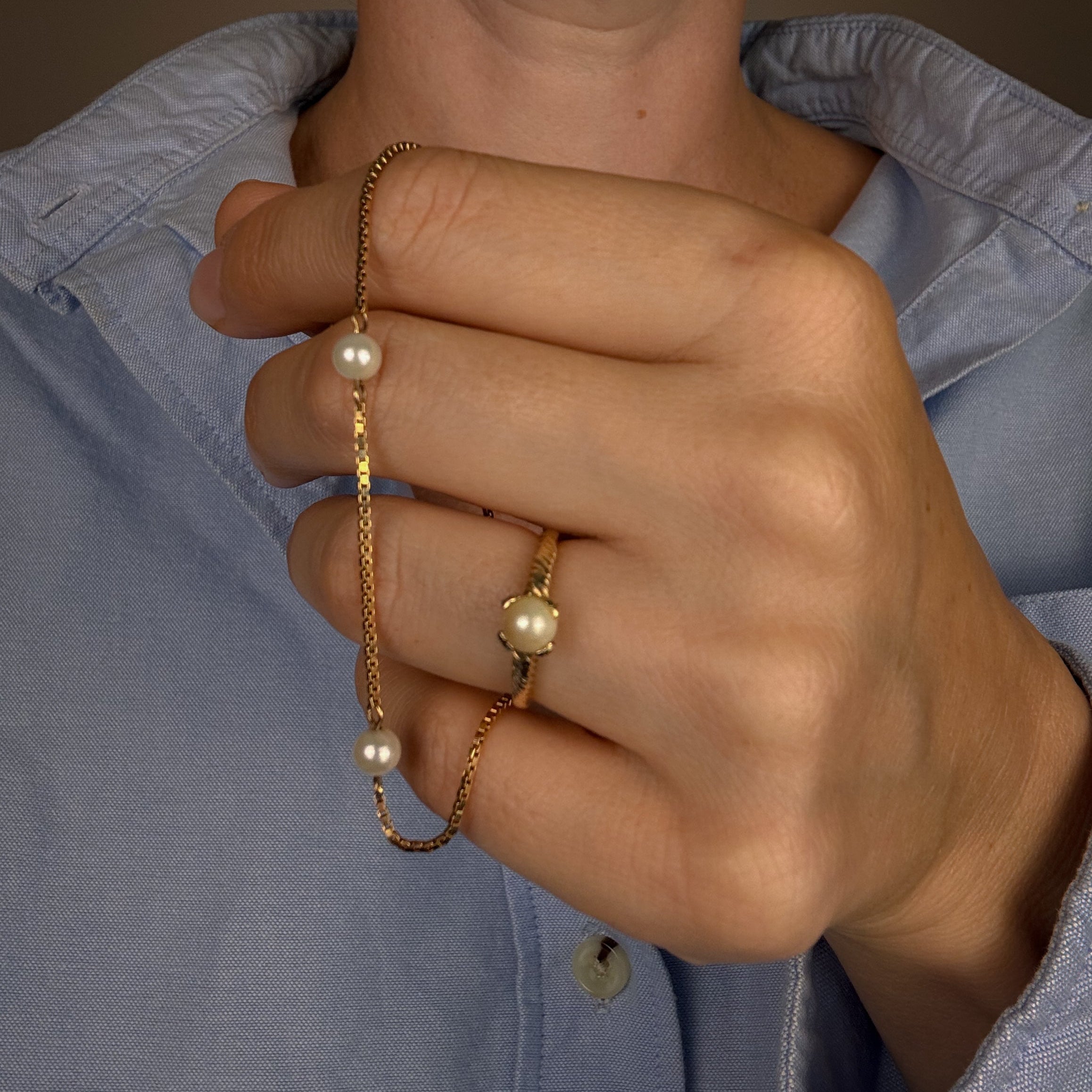Stationary Pearl Bracelet