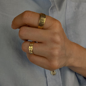 7.8mm Romantic Vertical Trilogy Band