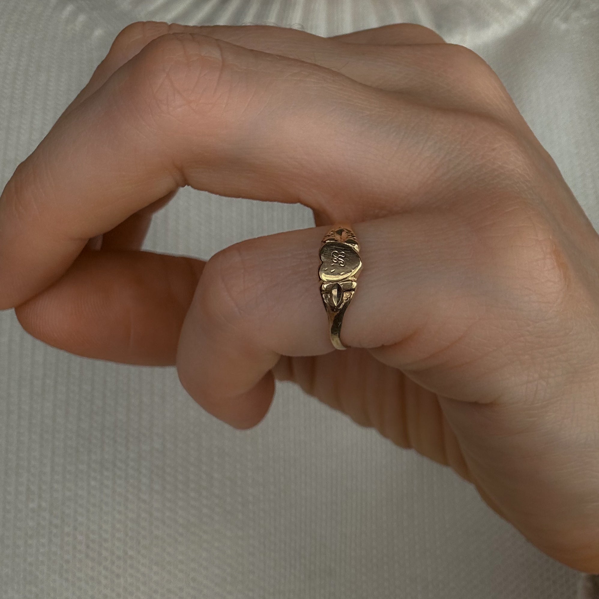 'R' Heart Signet Ring