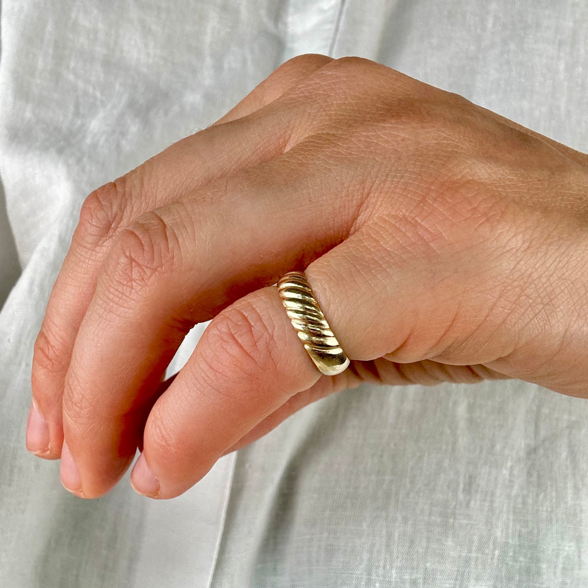 Ribbed Gold Pinkie Ring