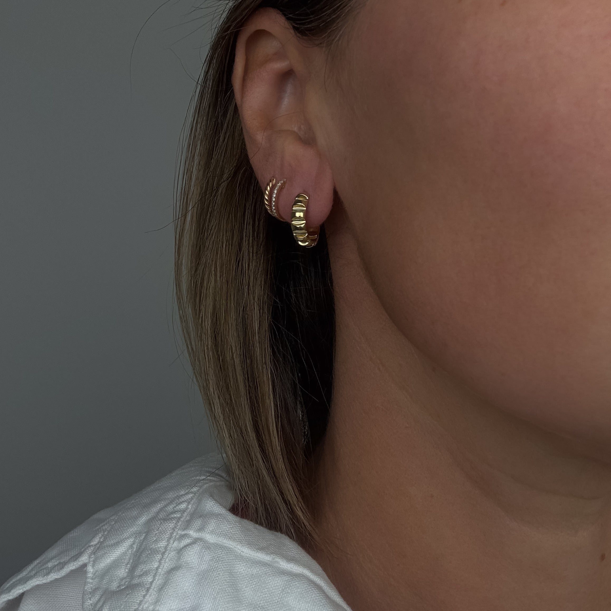 14.9 mm Sculpted Hoops