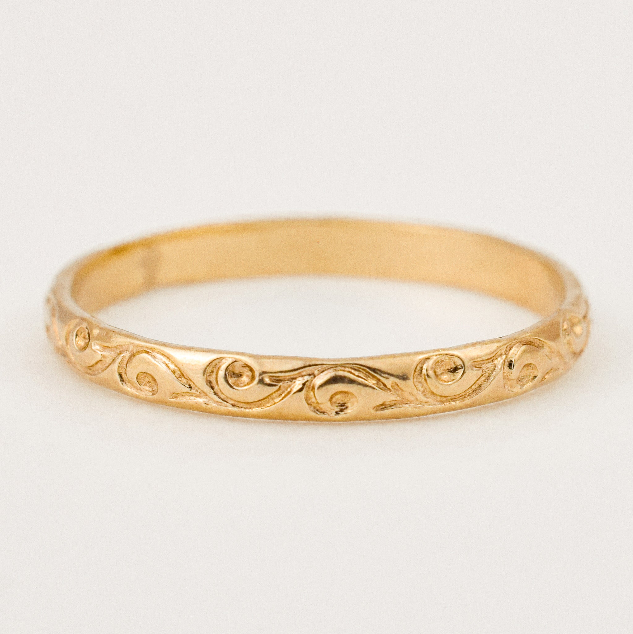 2.1 mm Wavey Gold Band